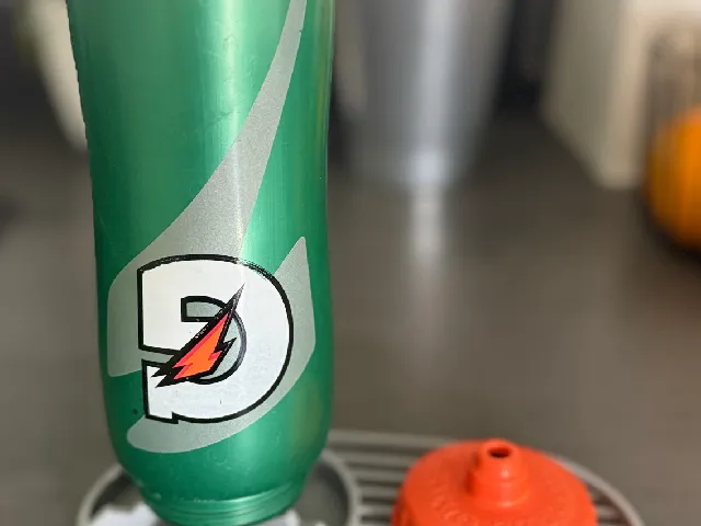drip tray for sports bottles + drip tray for cap/odkapávač na sportovní láhve + odkapávač pro víčko