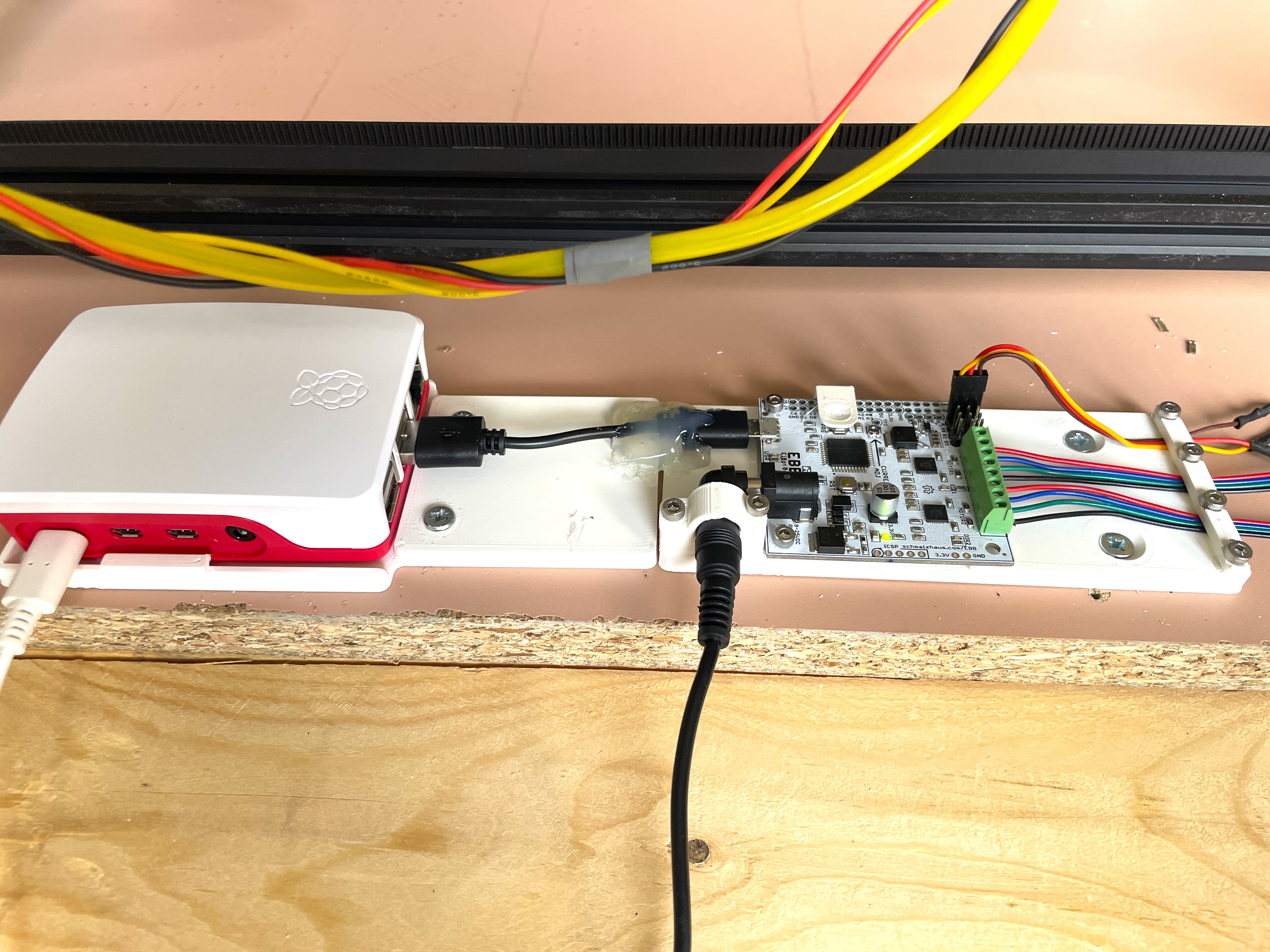 EBB Base Board, Servo clamp and few washers for ExtruH