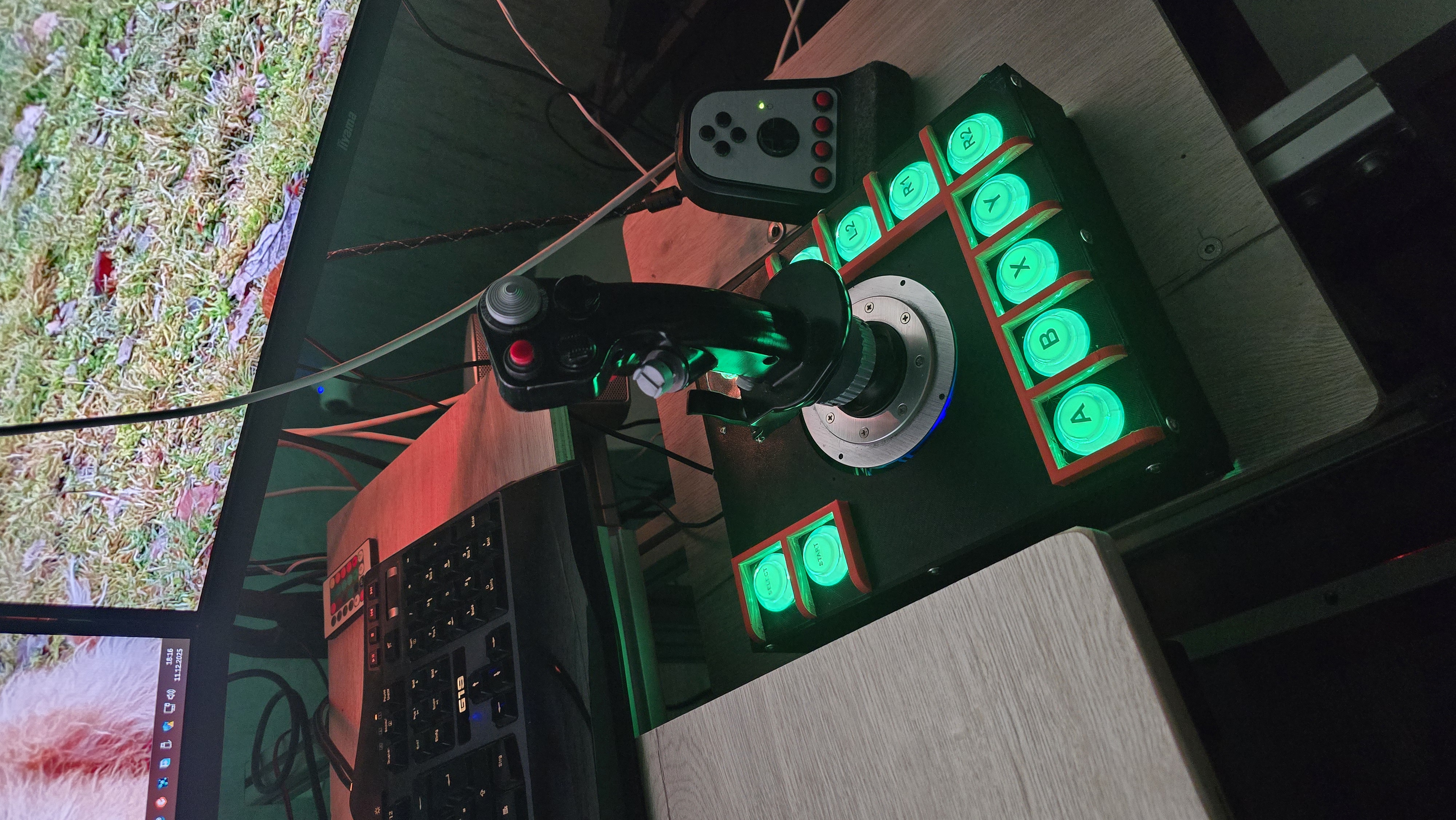 Thrustmaster Warthog Stick Addon — miniatura 2