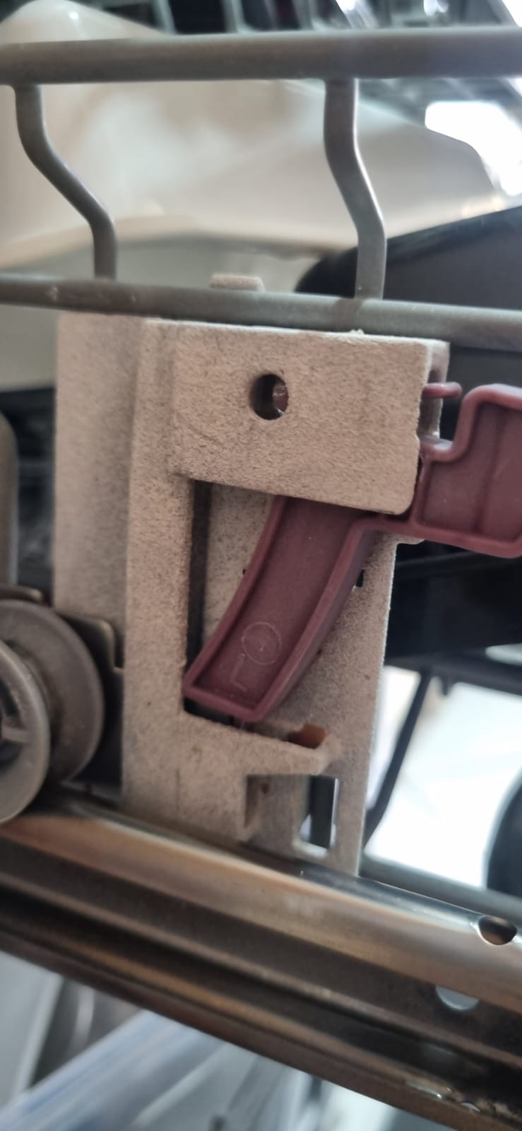 Bracket for raising - lowering middle shelf of dishwasher Brastemp or Whirlpool