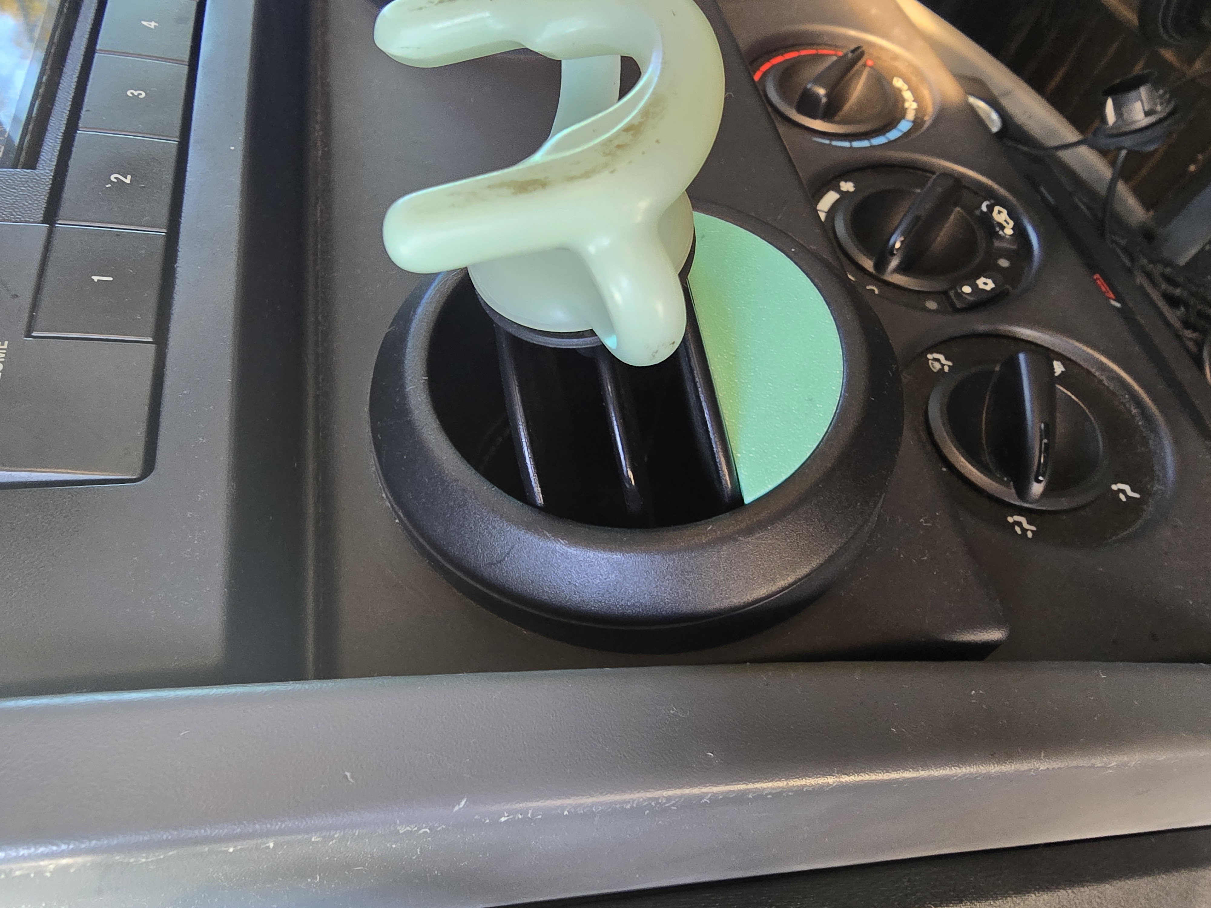 Miniatura 2 do modelo 3D Jeep Vent mount PopSocket fixer