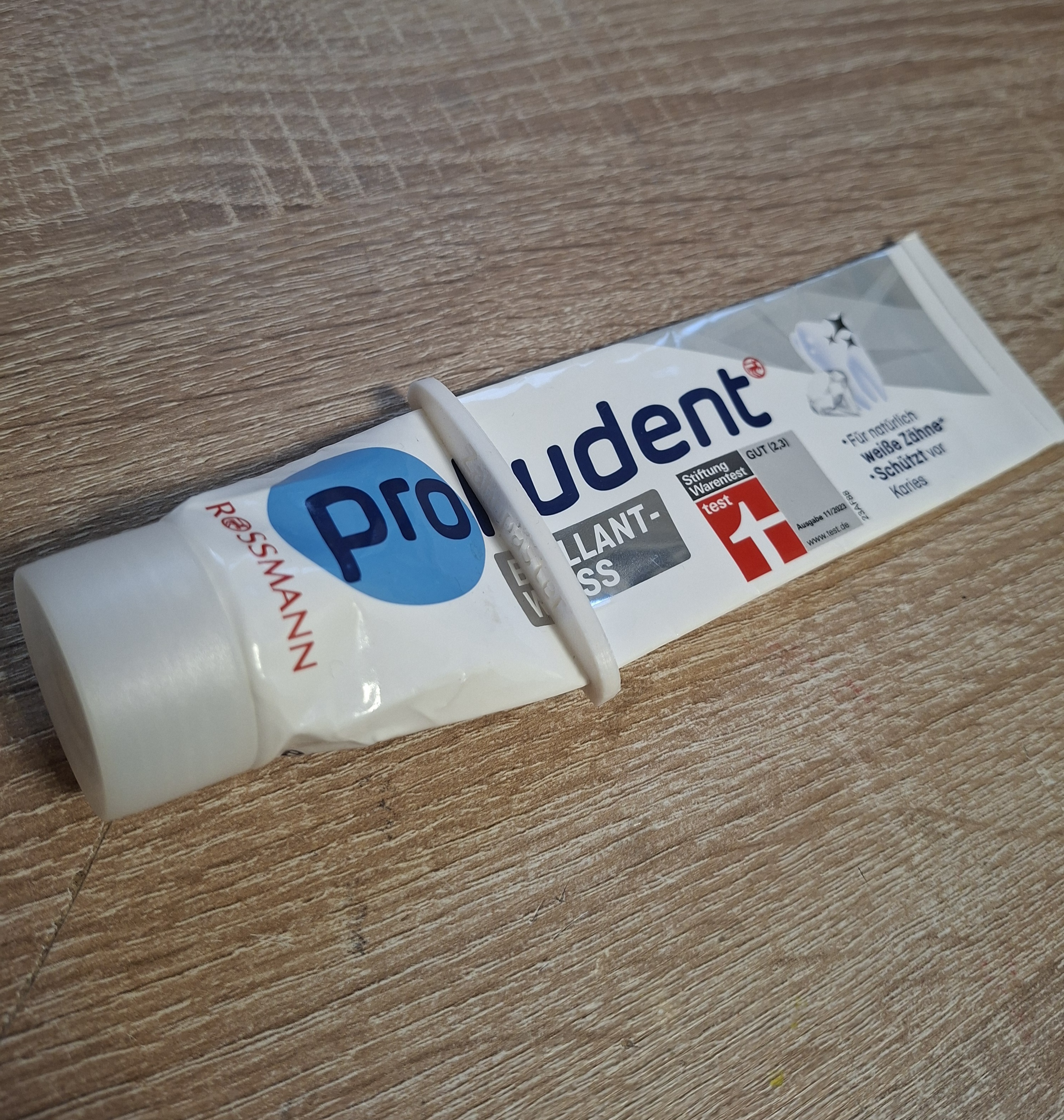 Simple Toothpaste Tube Squeezer