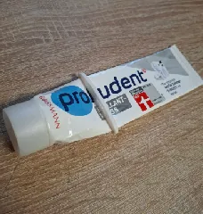 Simple Toothpaste Tube Squeezer