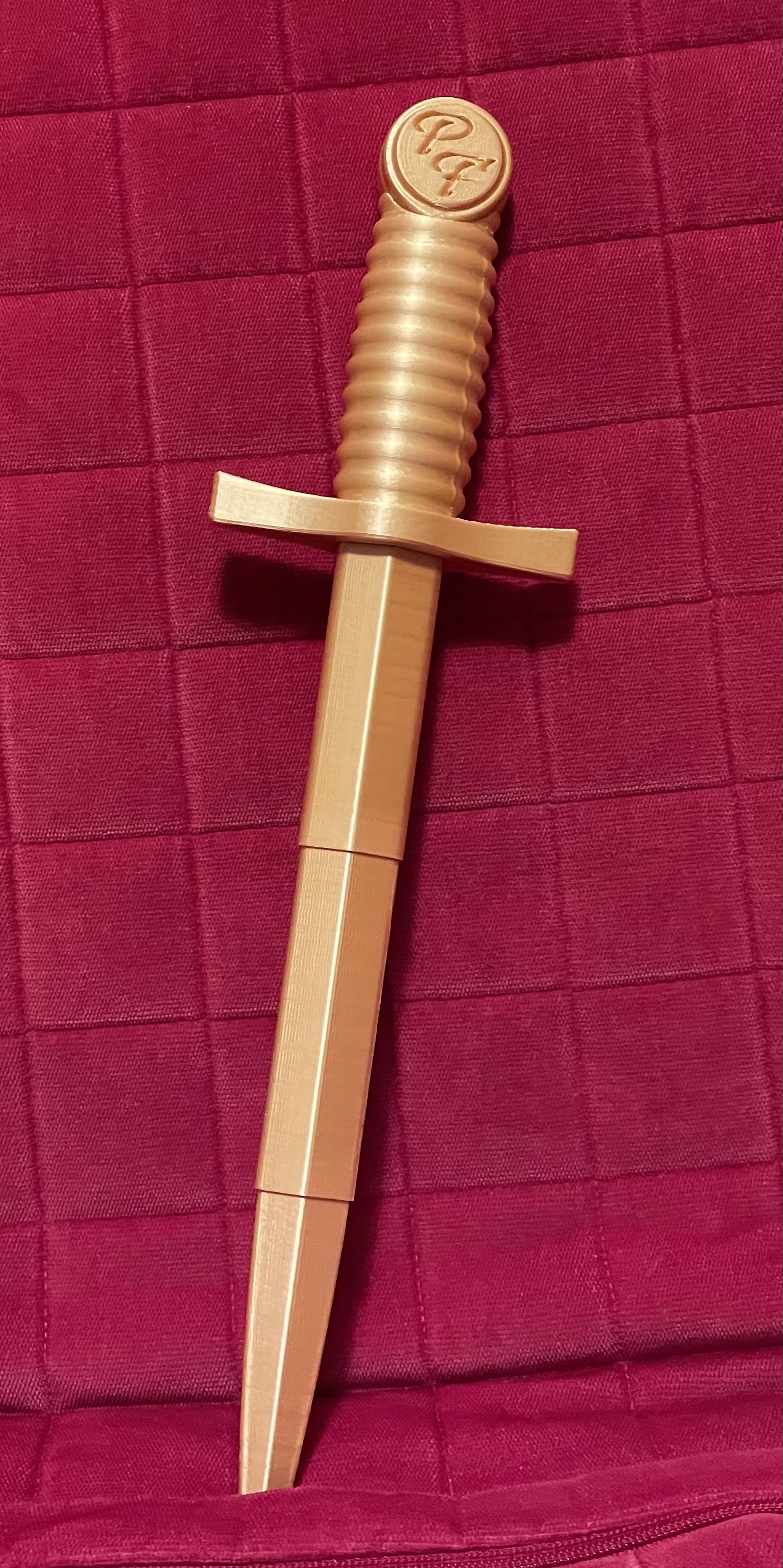 Miniatura 2 do modelo 3D Personalized Collapsing Dagger