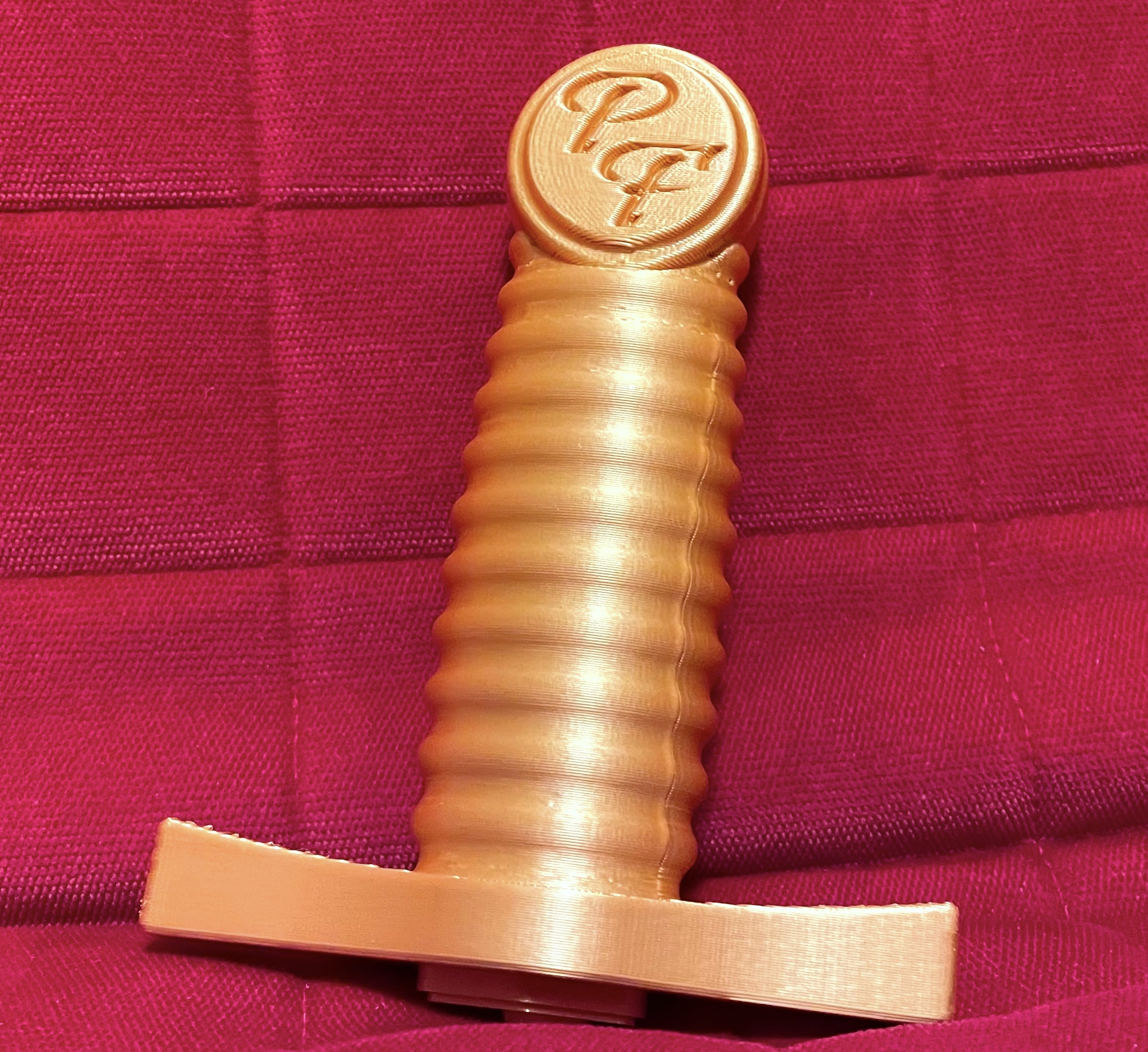 Personalized Collapsing Dagger