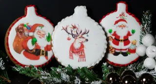 Christmas bauble cookie cutter