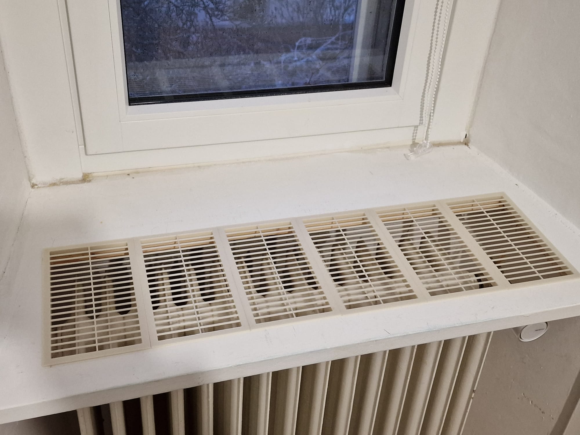 Miniatura 2 do modelo 3D Windowsill Ventilation Grid