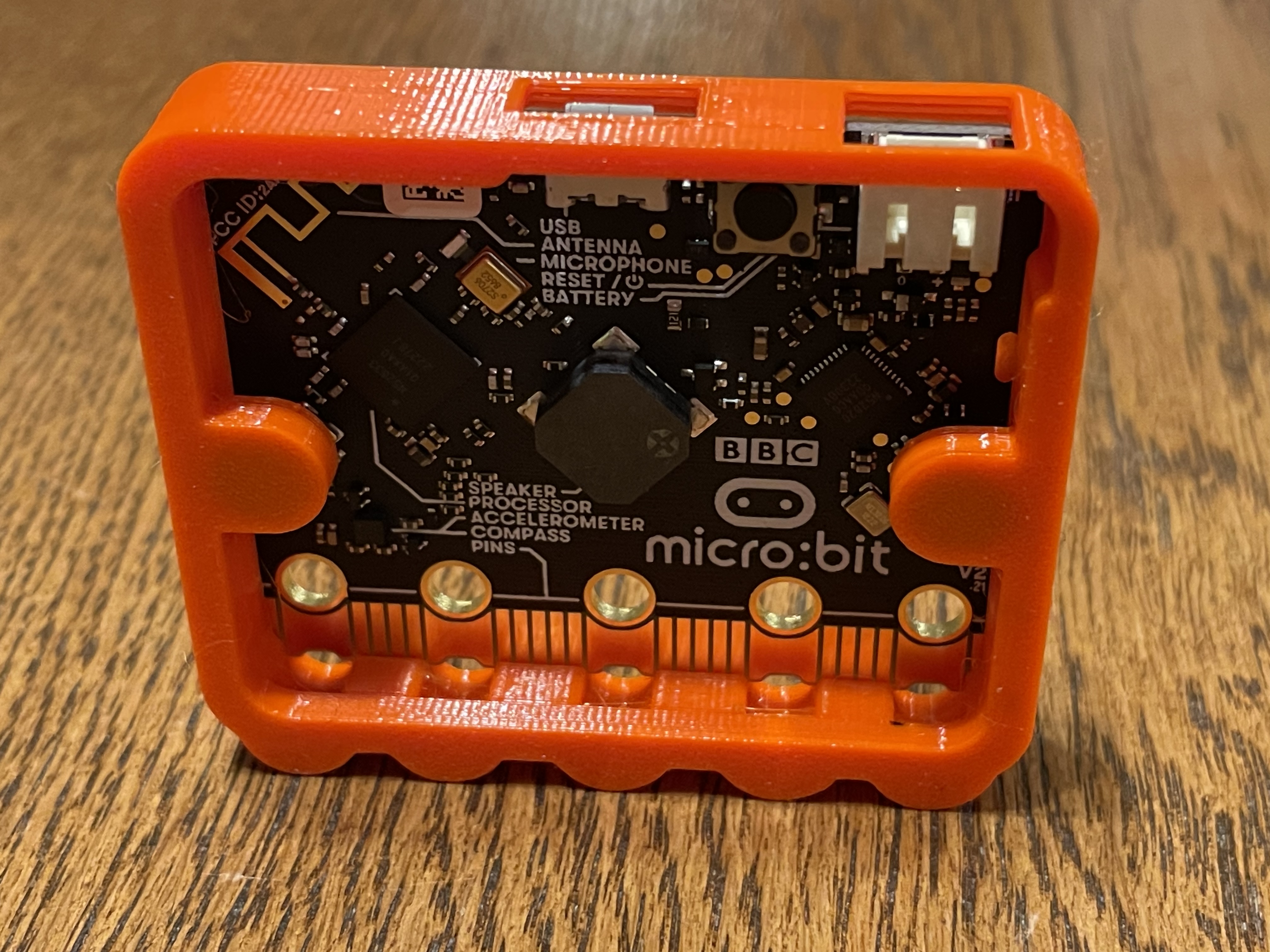 Micro:bit case with magnets
