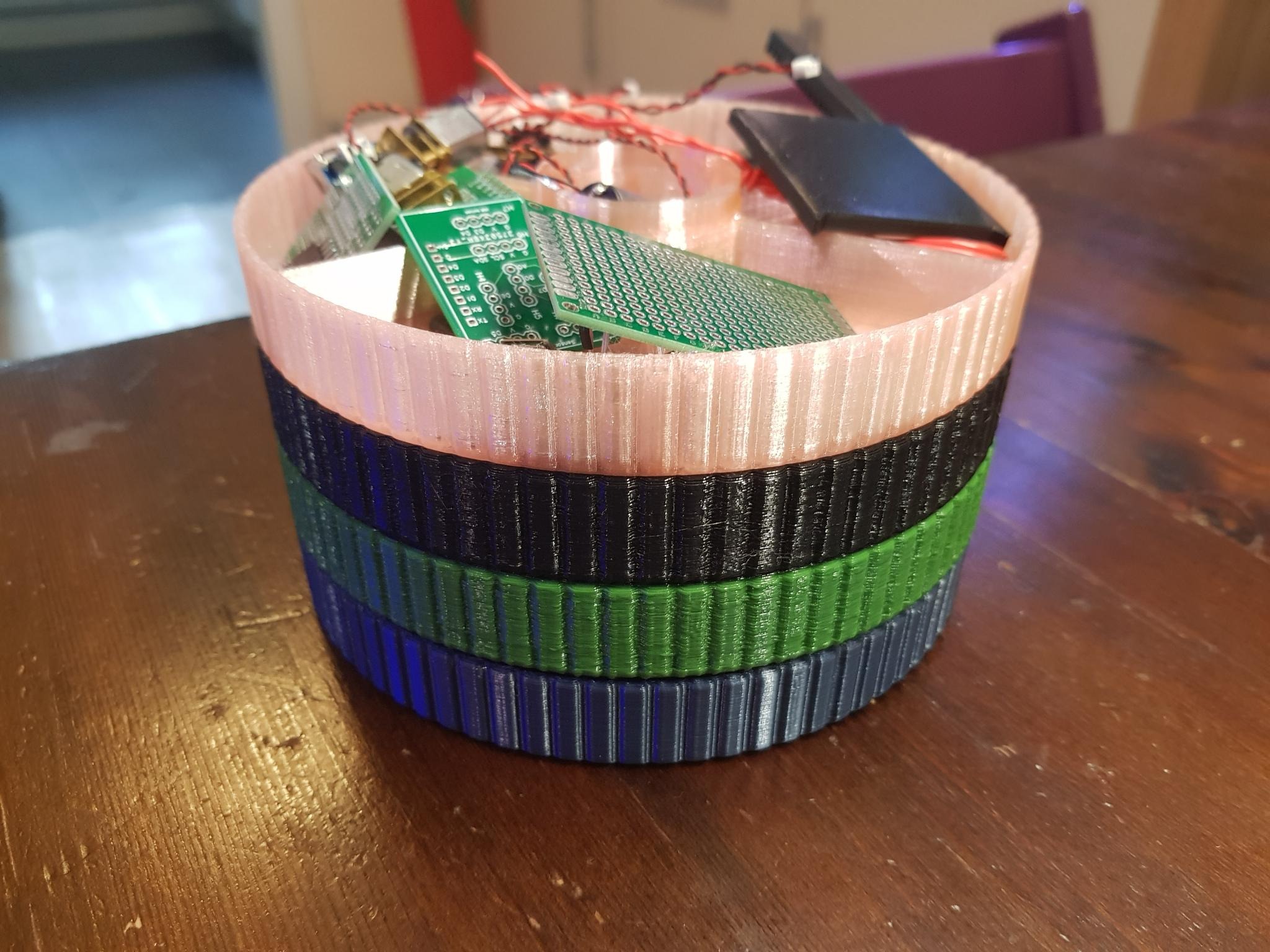 Elektronikordnungskasten auch stapelbar