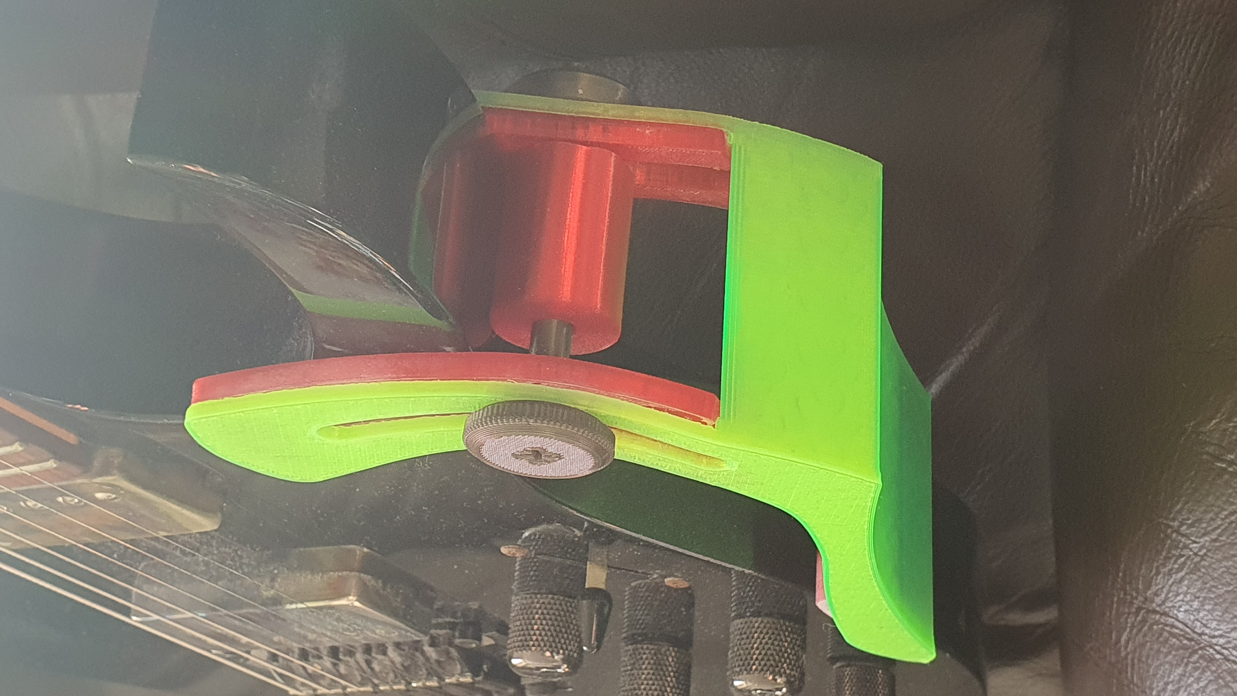 Ergonomic electric guitar riser stand por Orbital | Descargar modelo ...