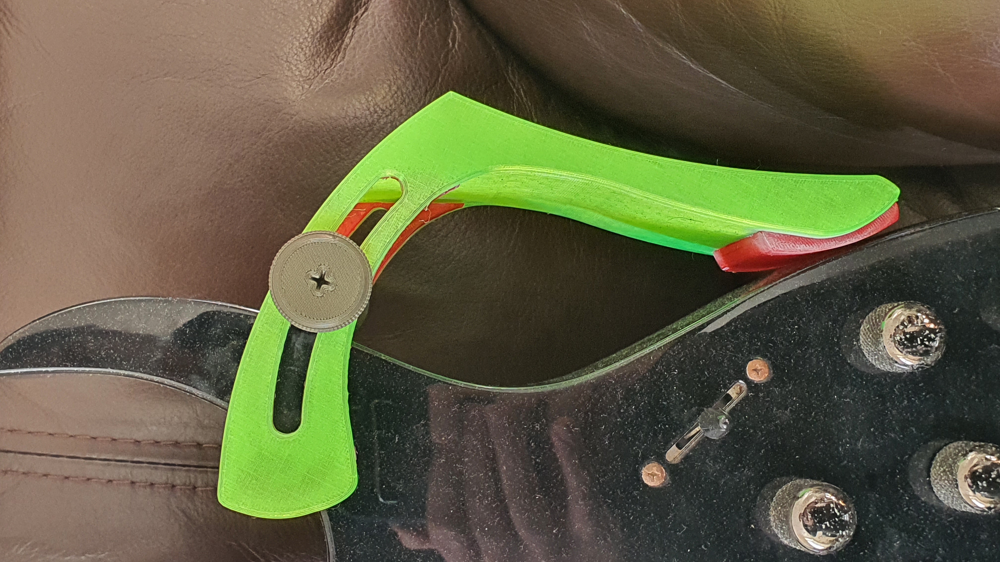 Ergonomic electric guitar riser stand por Orbital | Descargar modelo ...