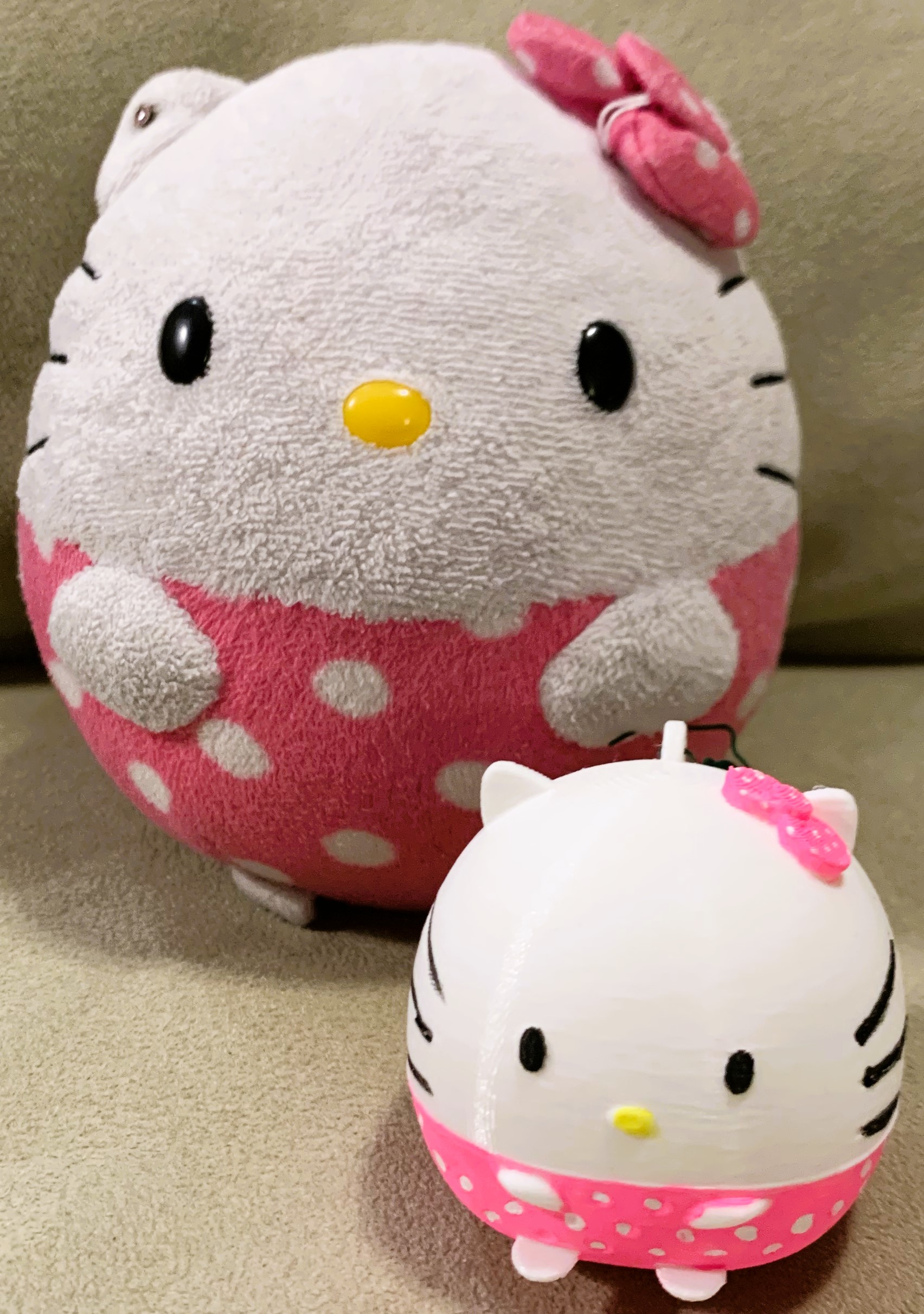 Miniatura 2 do modelo 3D Round Hello Kitty Ornament