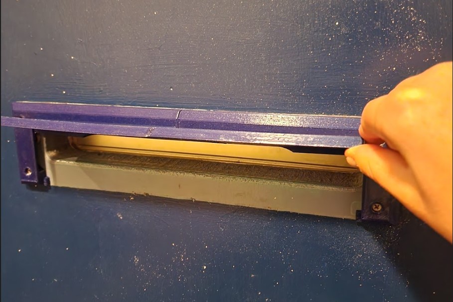 Door mail slot by LNT Download free STL model