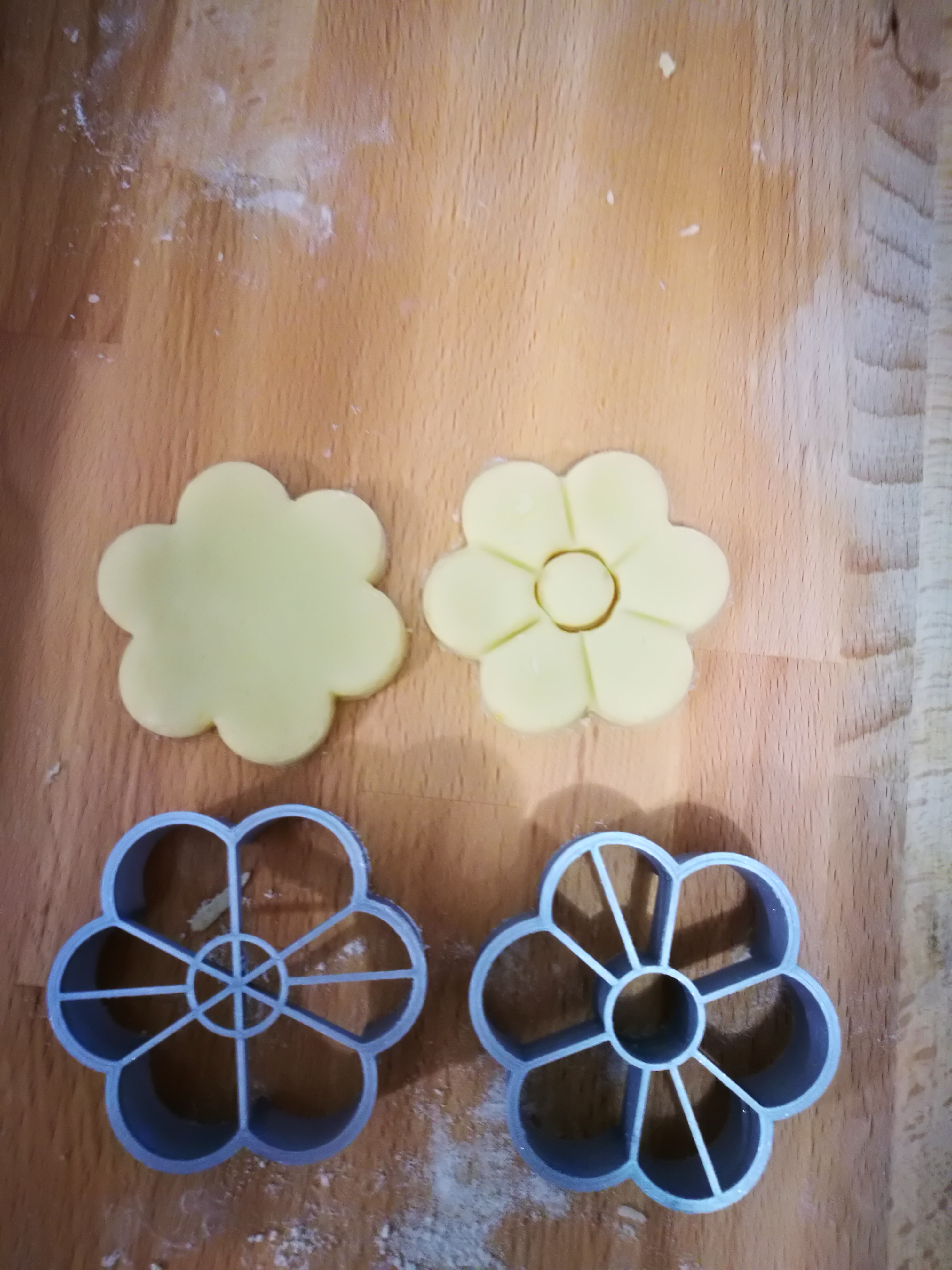 Flower cookie cutter