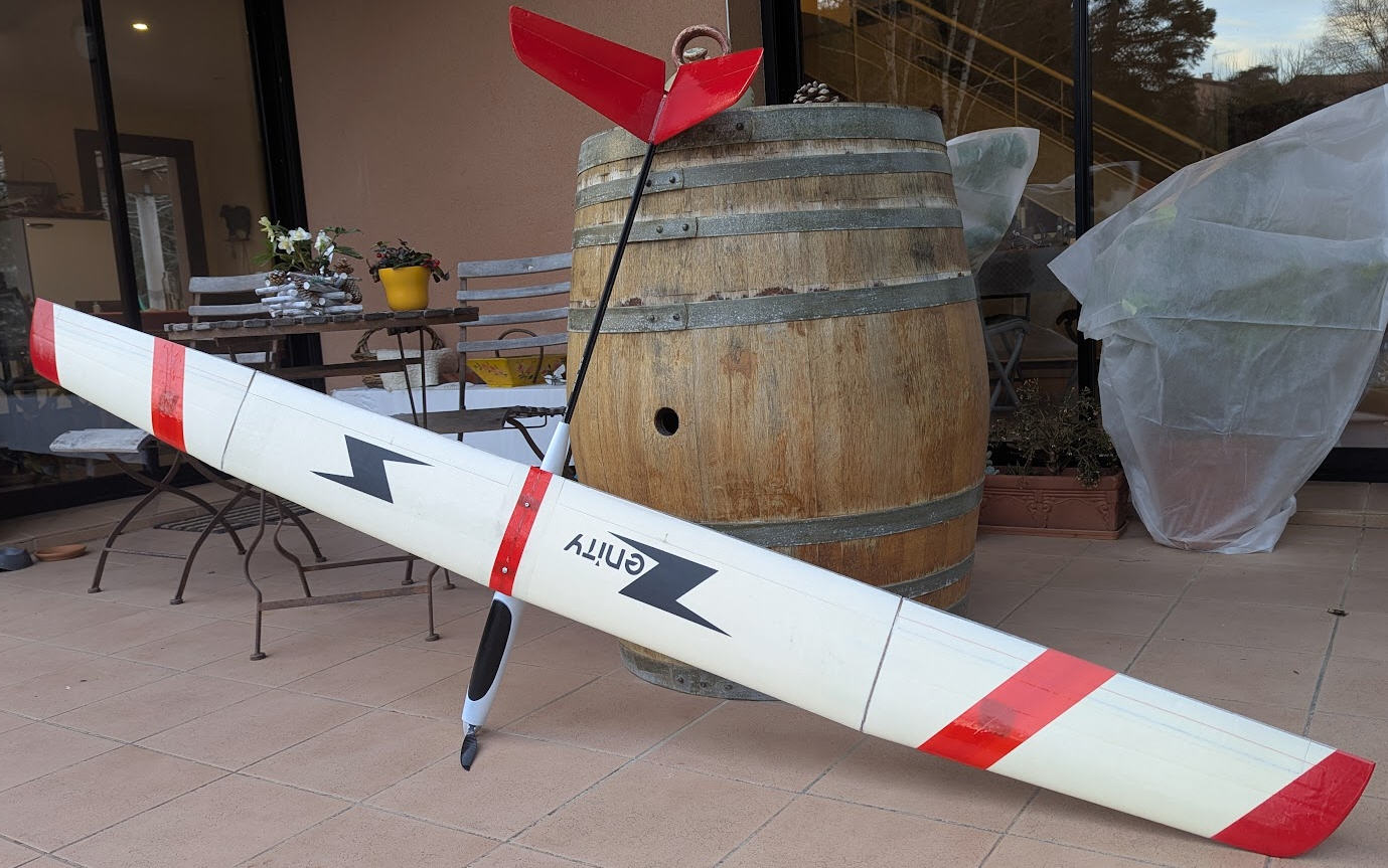 Zenity : a 2.5m glider