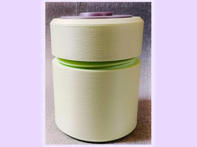 Threaded Battery Battery Container