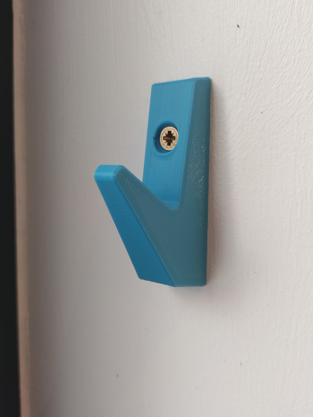 Sturdy coat/wall hook