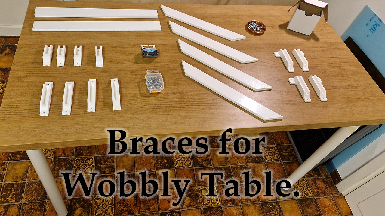Braces for round table legs