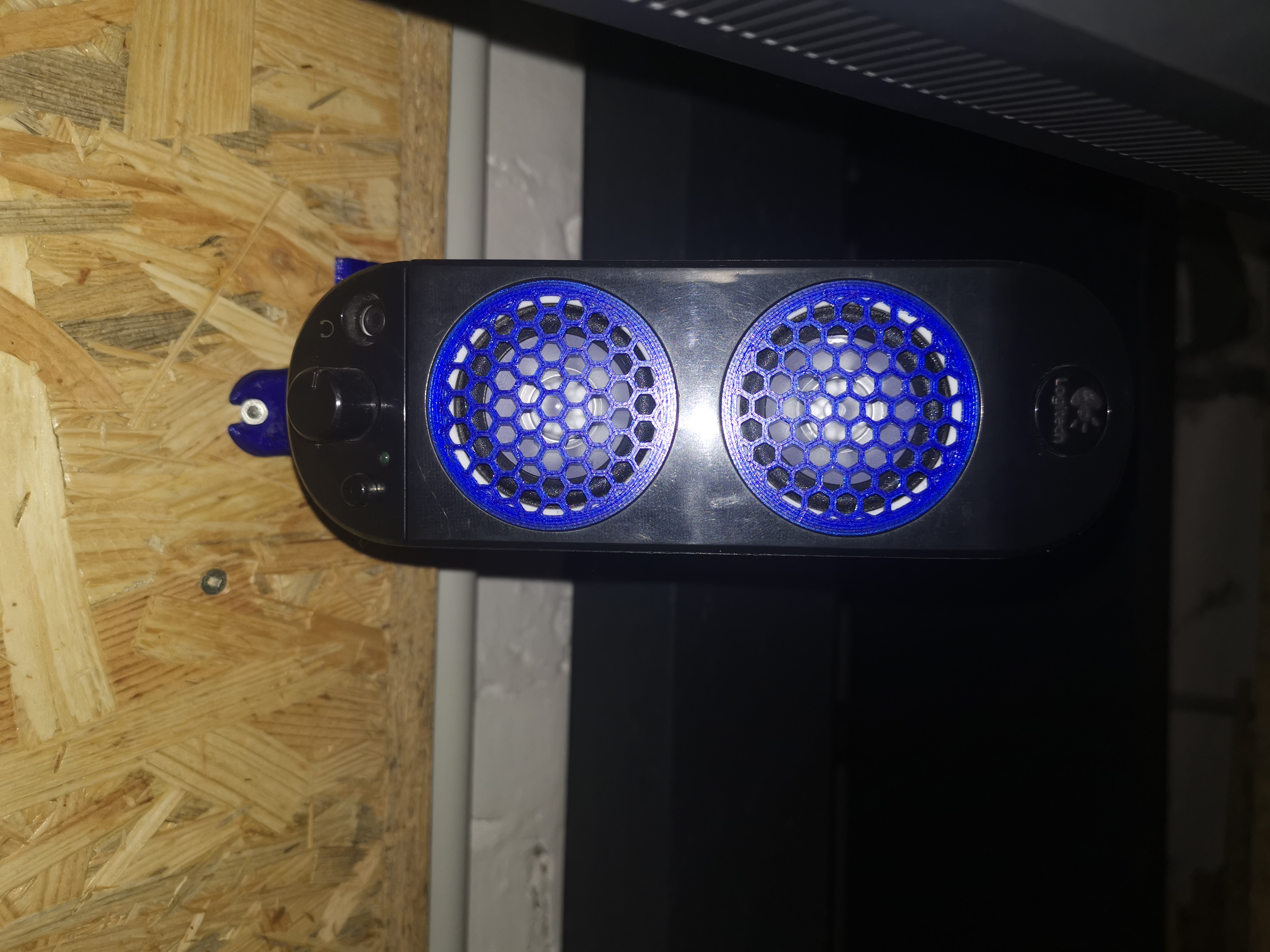 HexCover for Logitech X-530 Surround Speakers