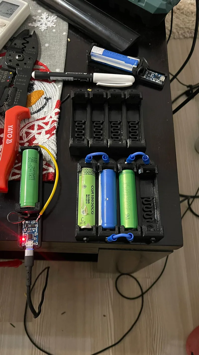 Print in place spring loaded 18650 Battery cell holder / charger TP4056 ...