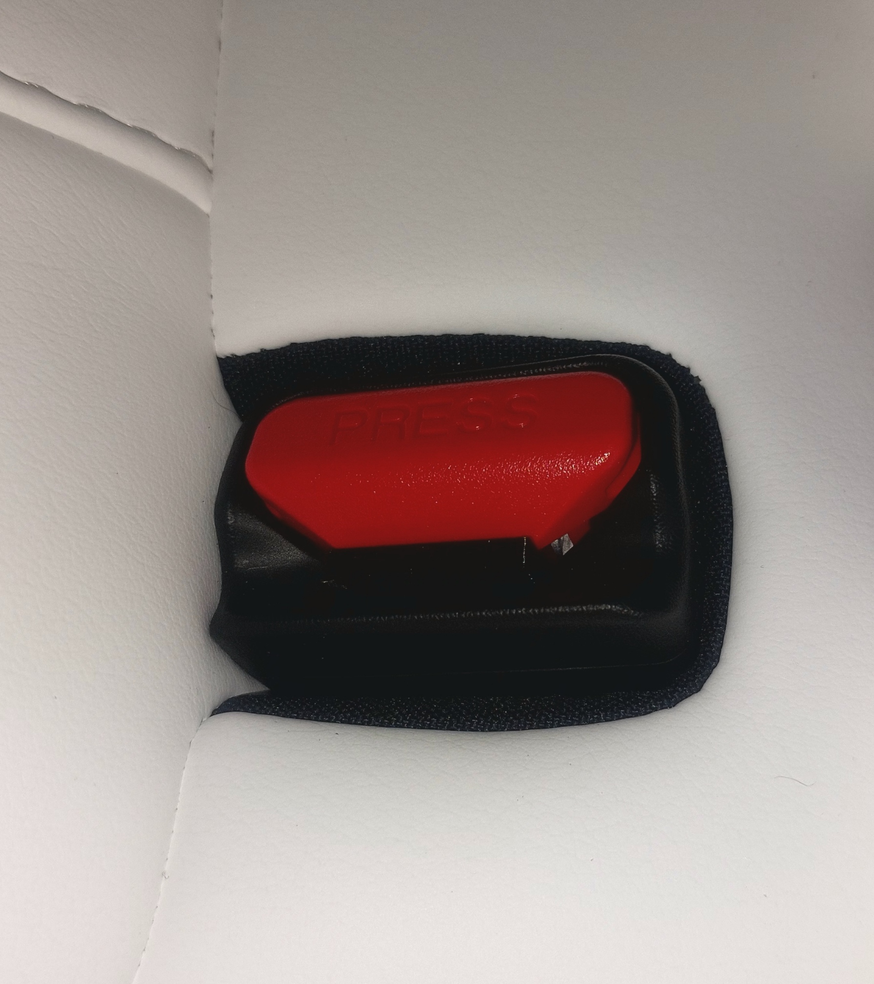 Seatbelt Dummy Clip For Tesla (and others) v2 minimal
