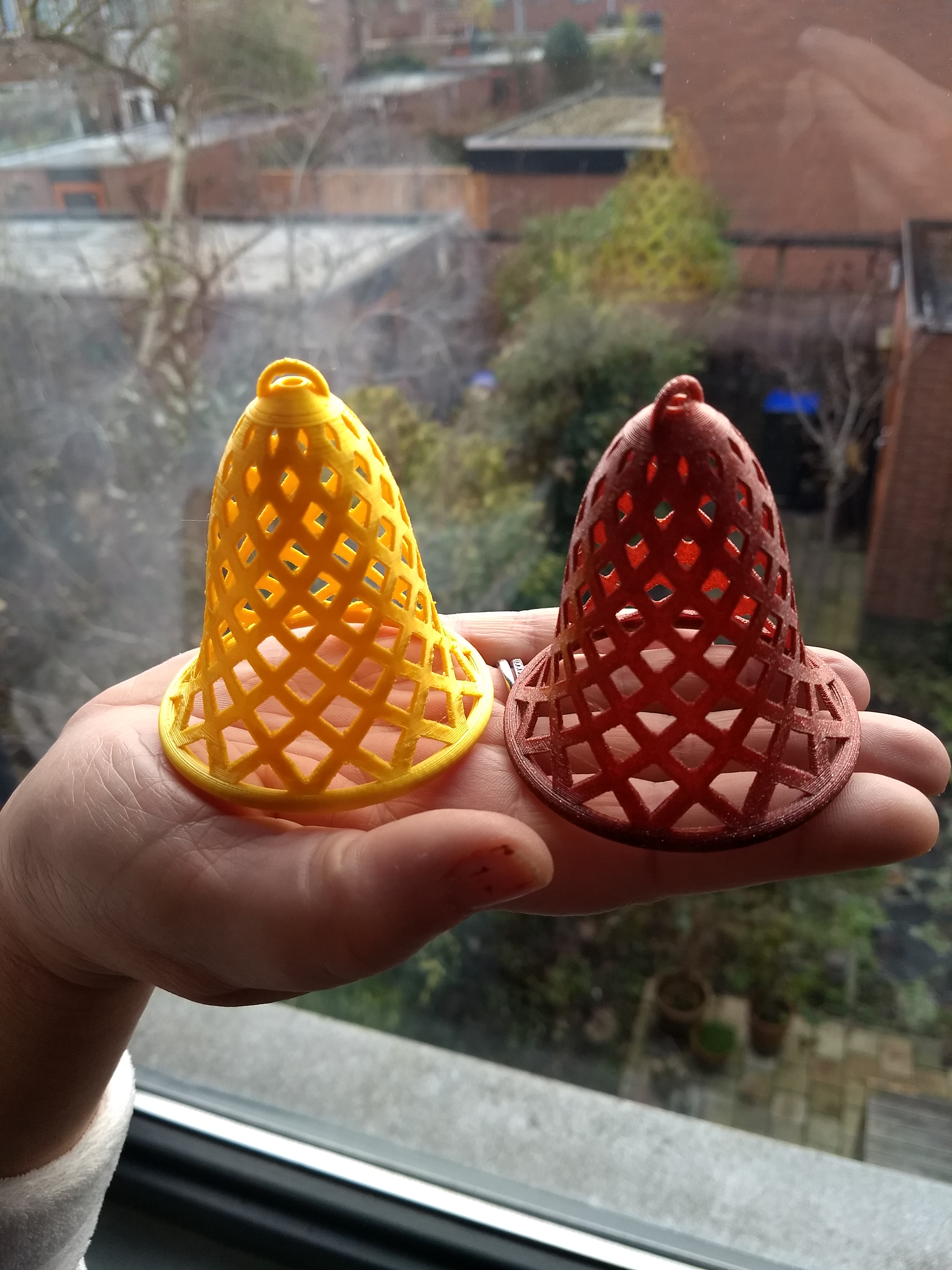 Open Lattice Christmas Bell