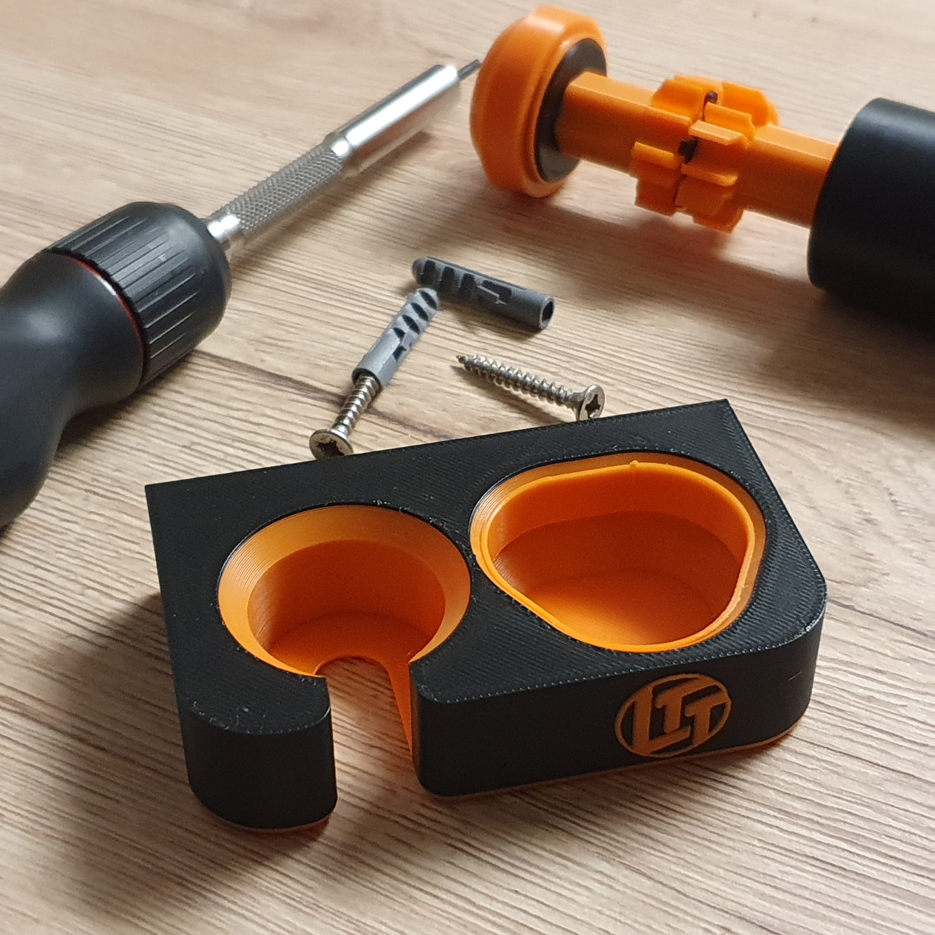 LTT screwdriver Wall mounted incl. Bit storage by CreativeProcess