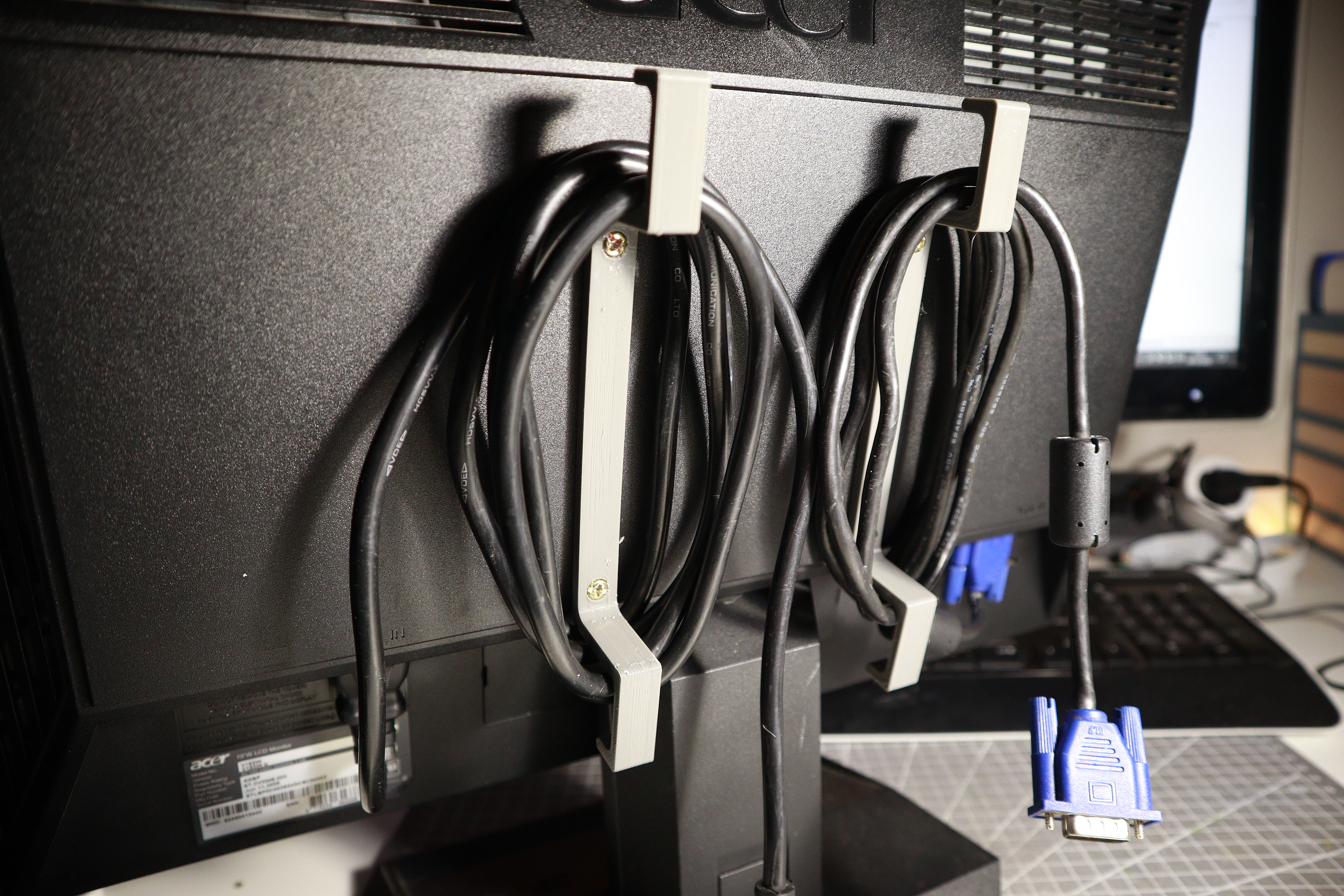 Monitor vesa cable wraps