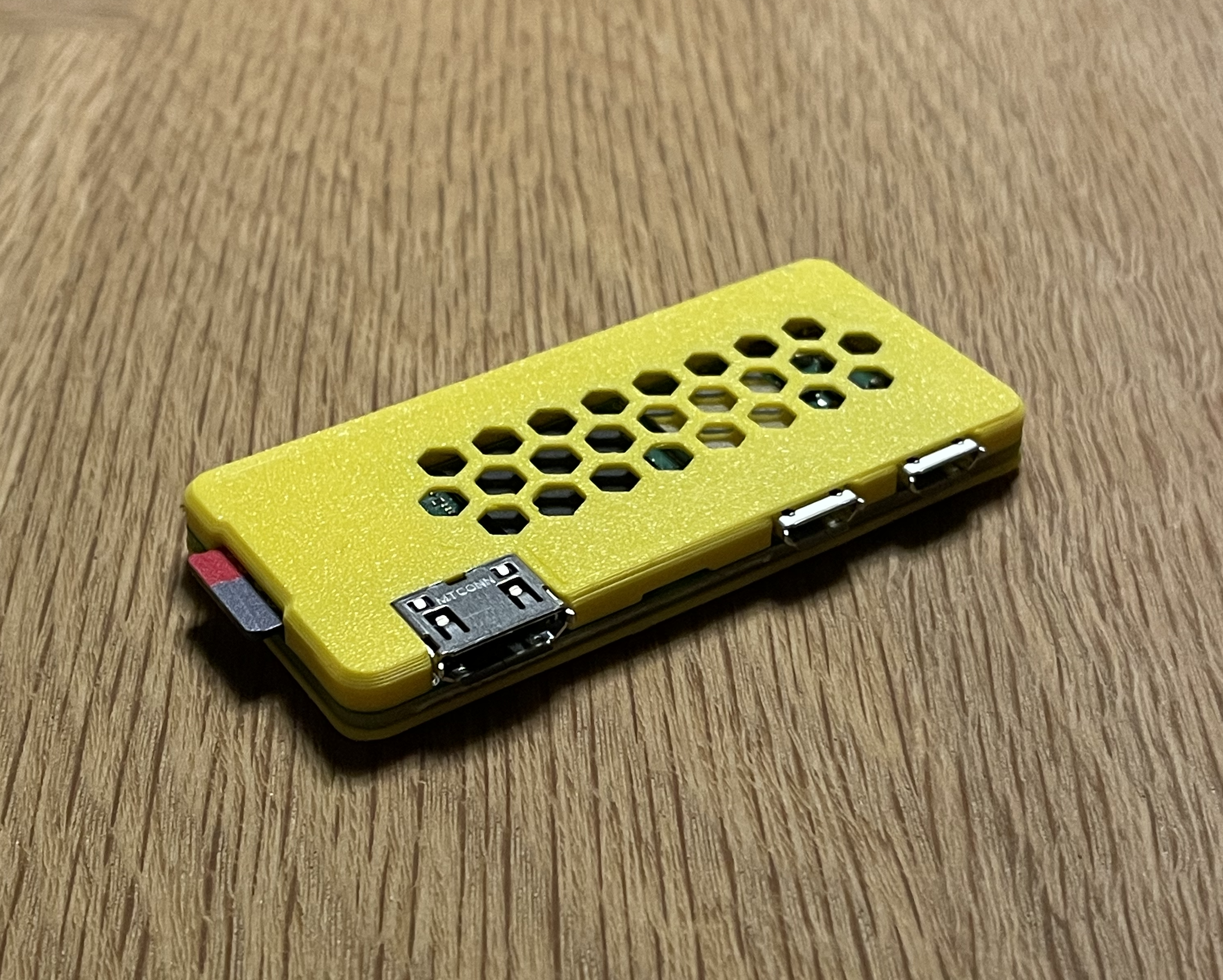 Raspberry Pi Zero 2W Honeycomb case