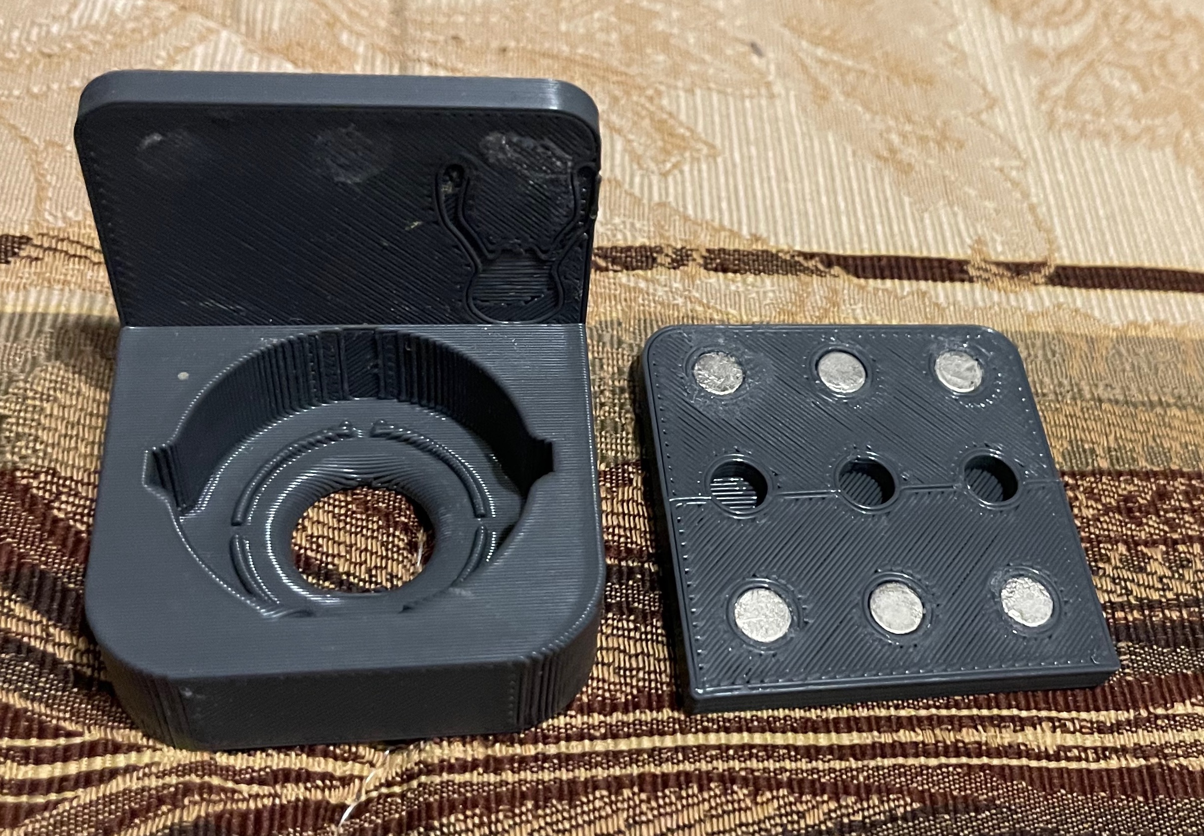 bottle cap feeder by Julian Download free STL model