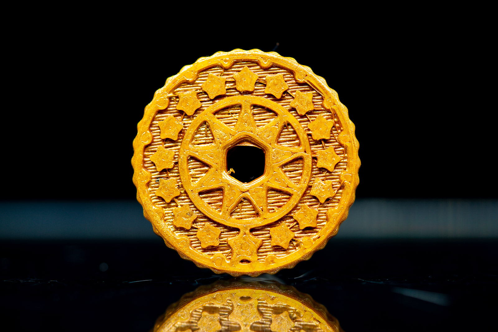 beautiful-gold-coin-detailed-but-easy-to-print-by-metikumi-download