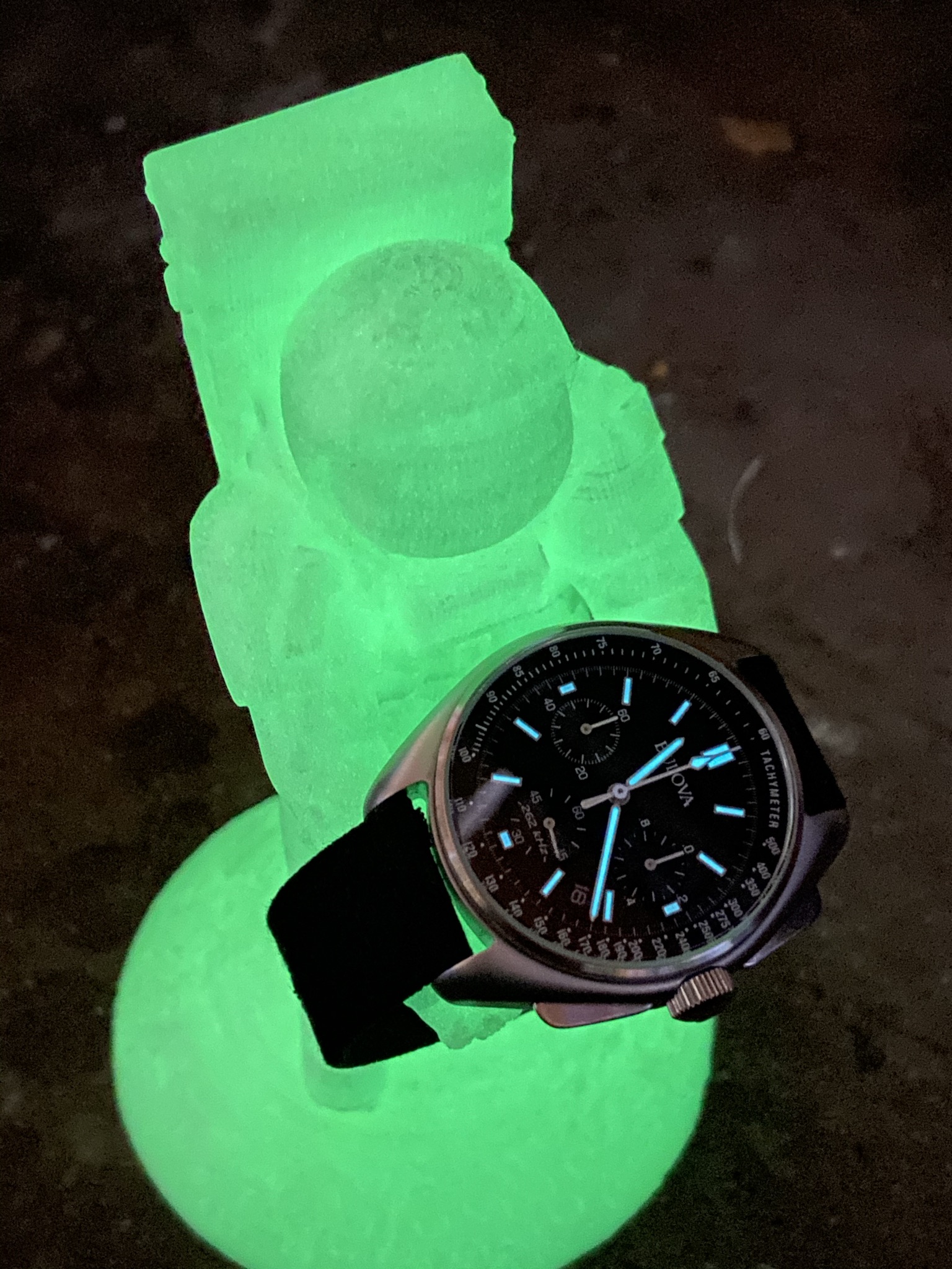 astronaut-watch-stand-by-jason-skidmore-download-free-stl-model