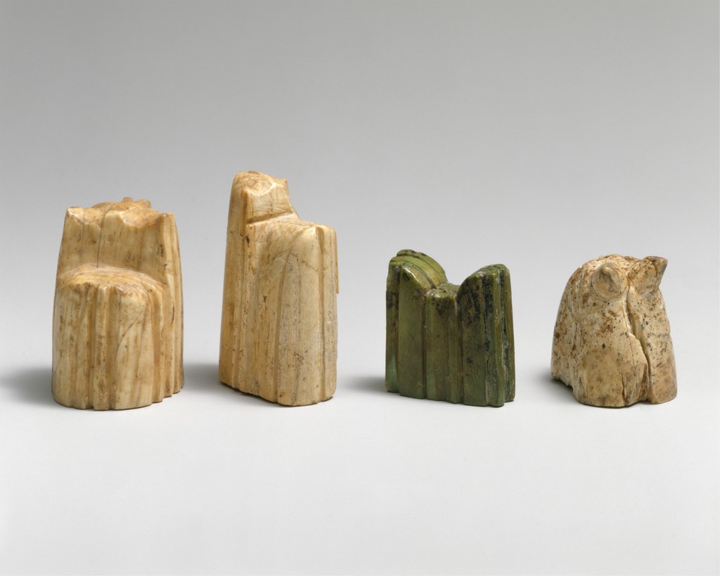 Ancient Chess set 9th-12th century inspired