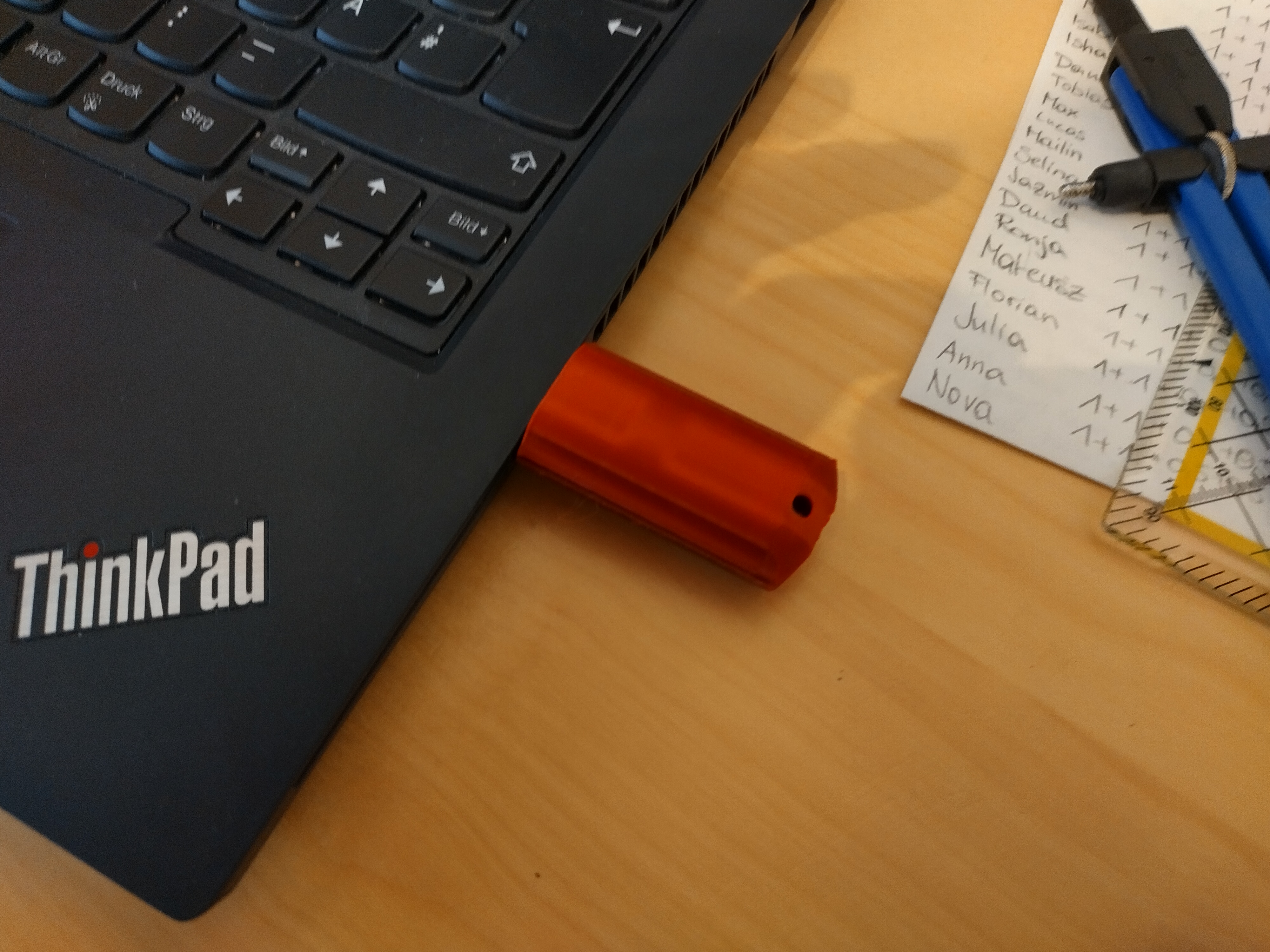 Miniatura 2 do modelo 3D More ergonomic USB case