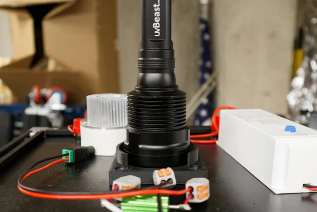 UV flashlight base
