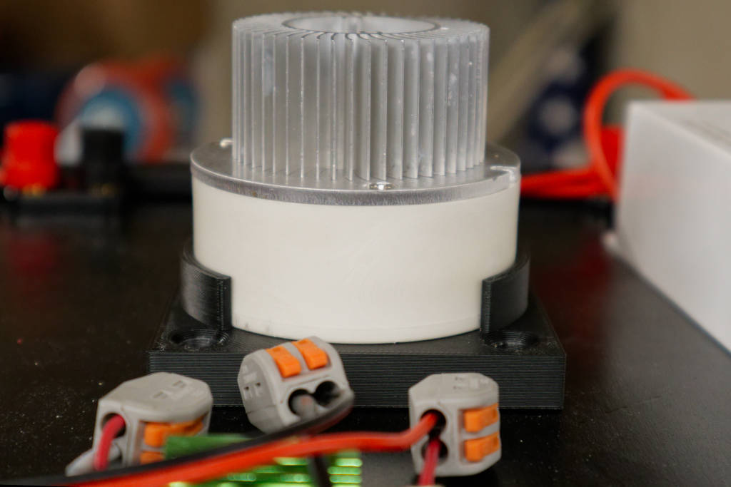 Miniatura 3 do modelo 3D UV flashlight base