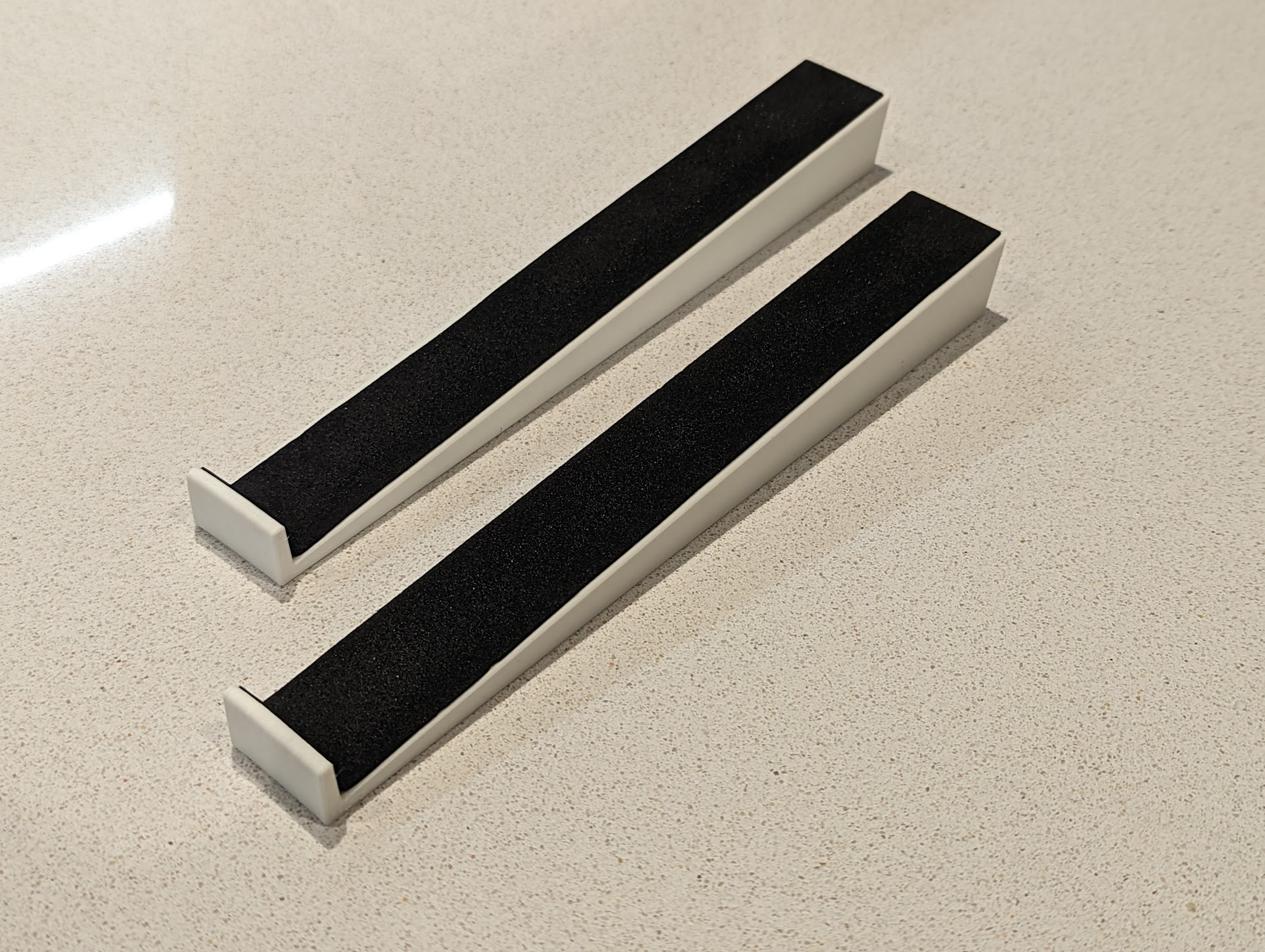 Portable laptop riser