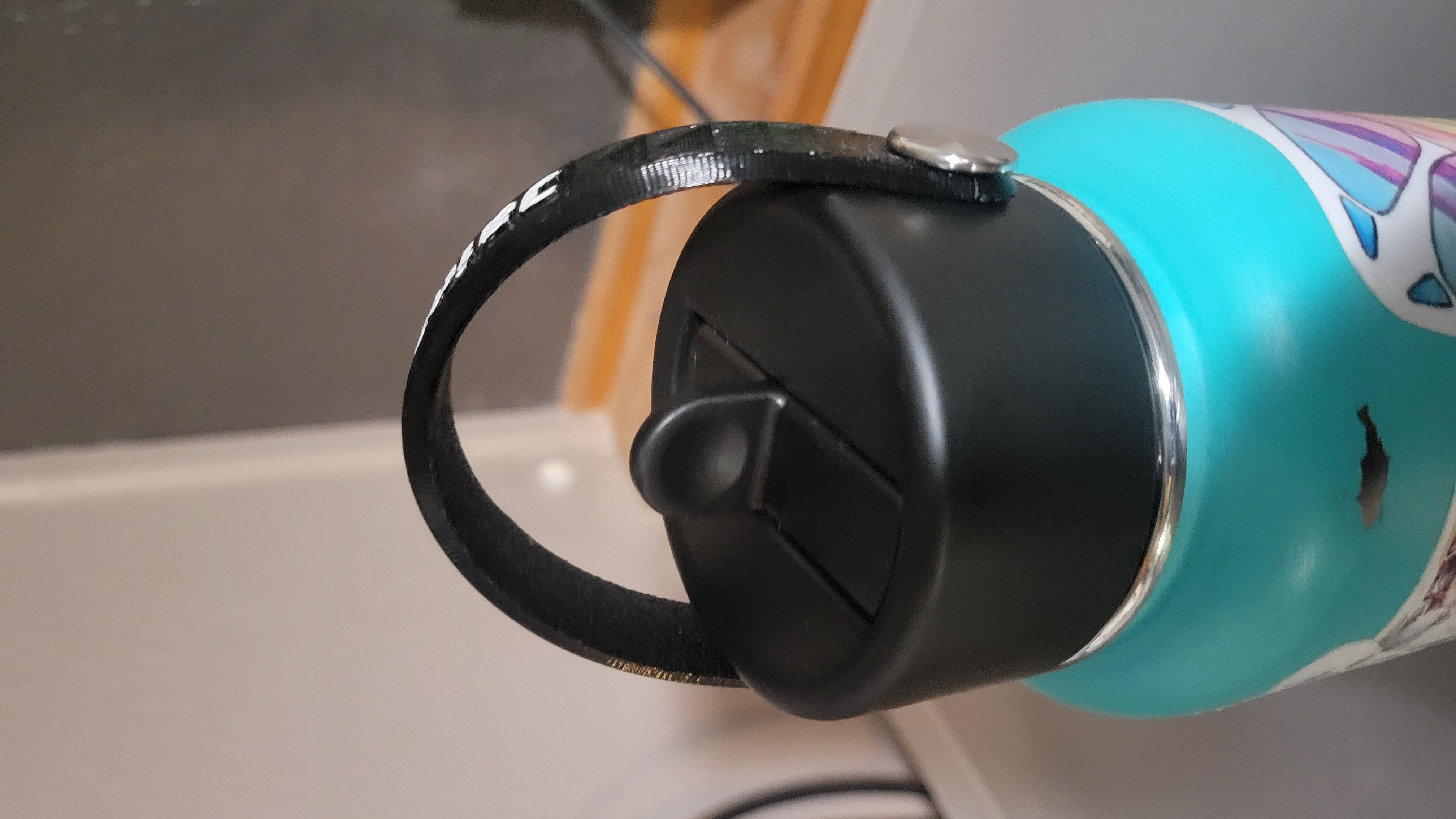 HydroFlask strap replacement