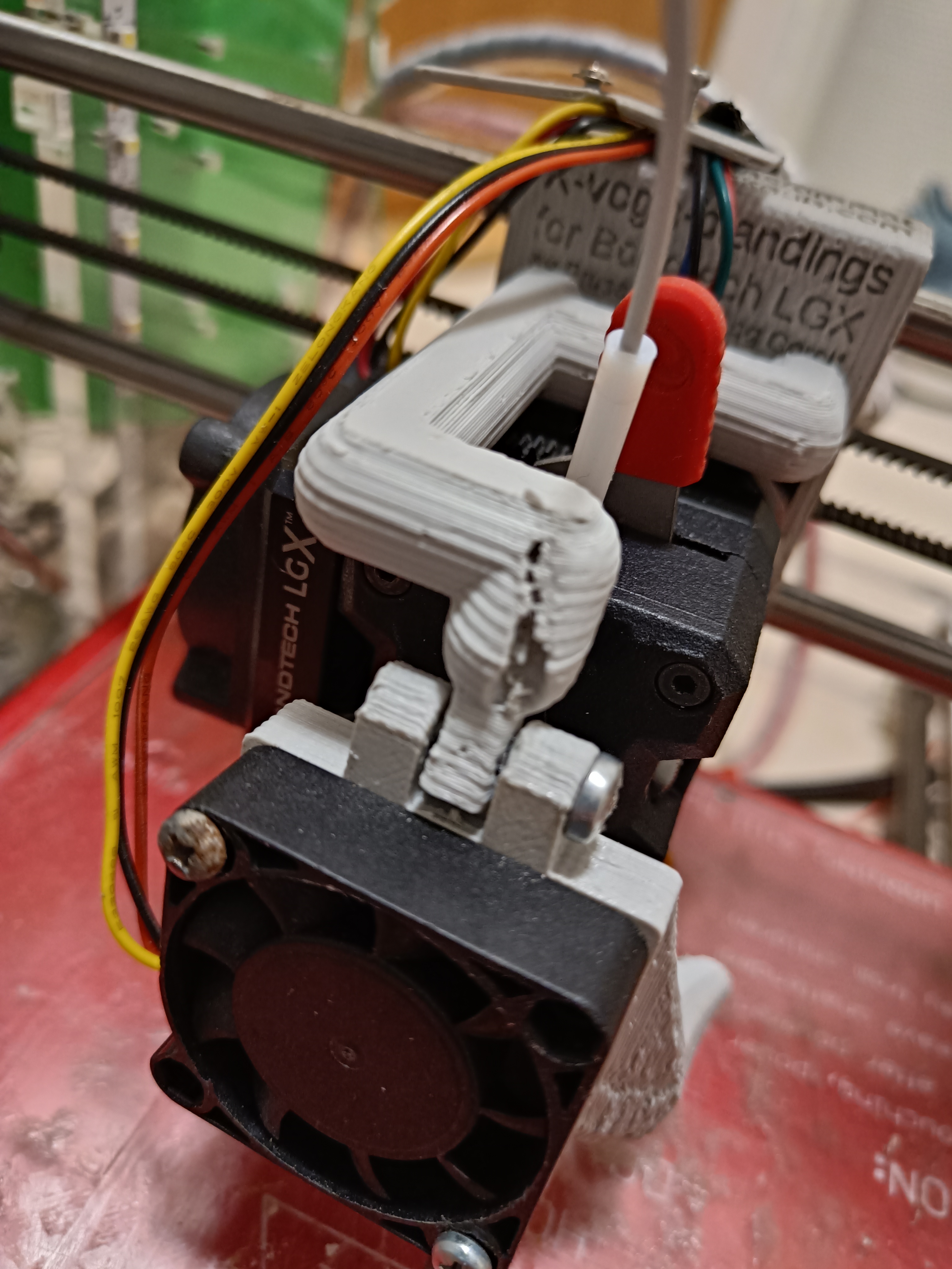 Partcoolingfan holder with fan wire channels
