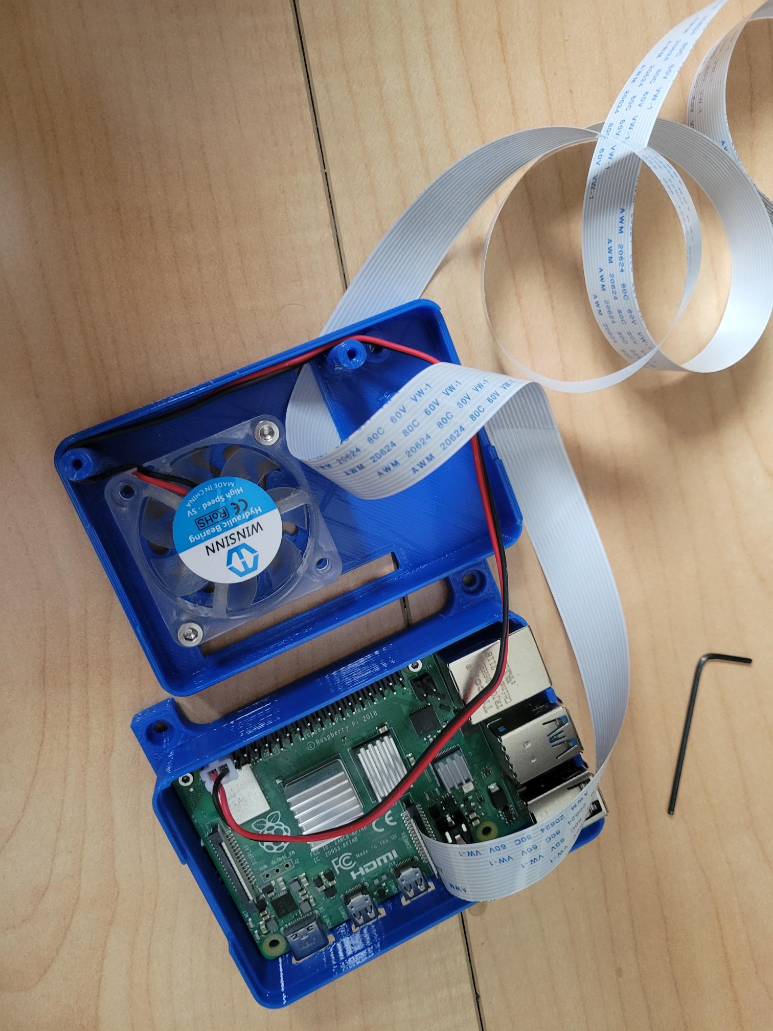 Raspberry Pi 4 Case with Extrusion Mount and FFC Clamp by Dakhunter