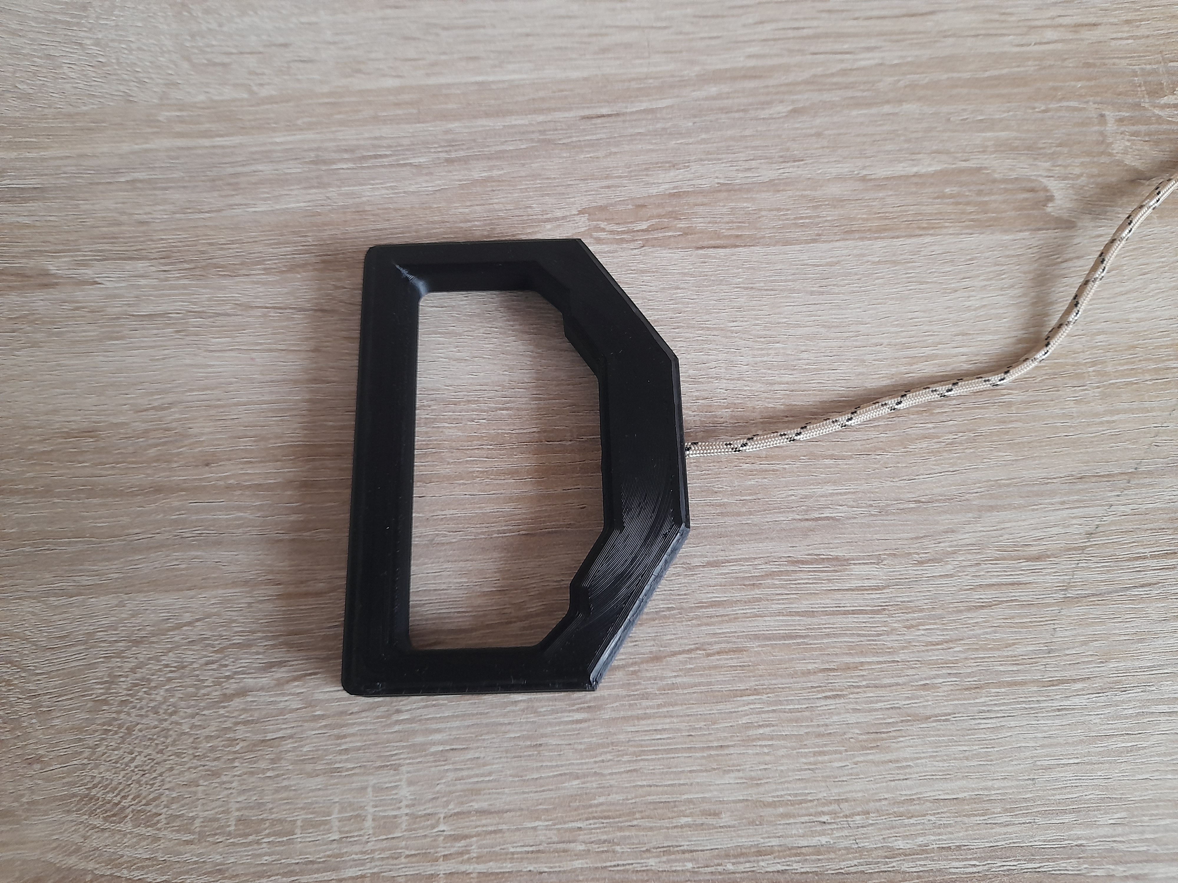 Handle for paracord for pulling kids toys