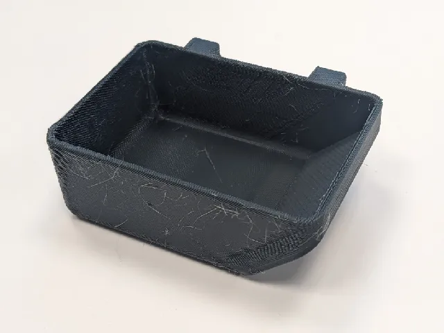 Customizable box for 38 mm pegboard
