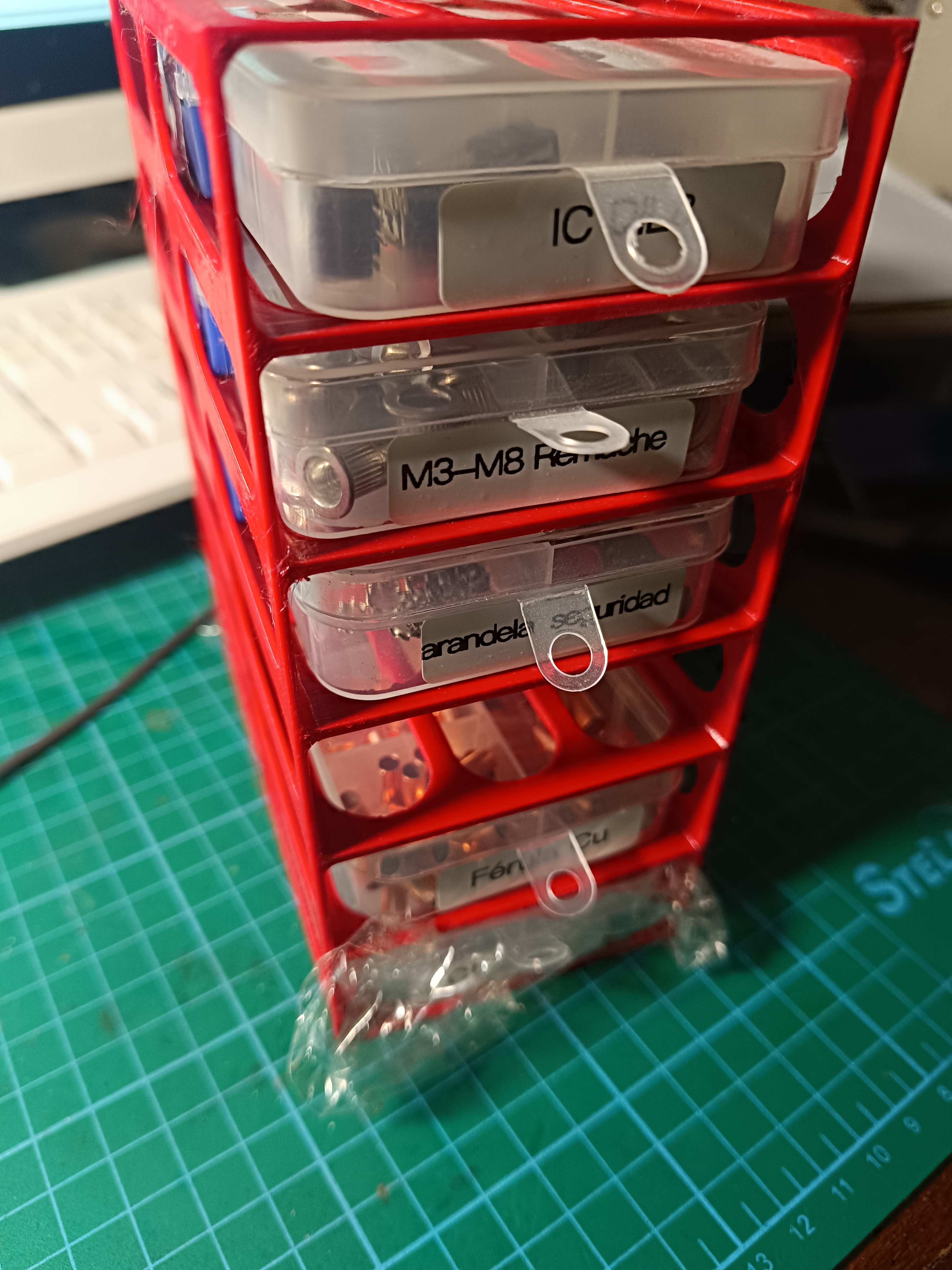 Boxes container