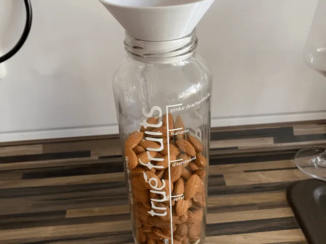 True Fruits - Einfüllhilfe / Funnel