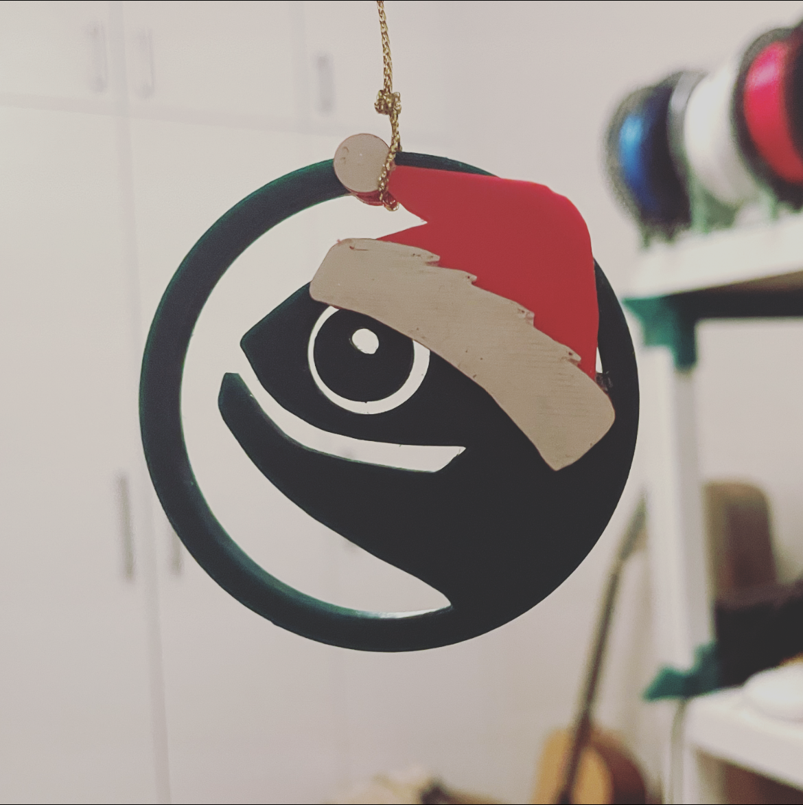 openSUSE button with optional Christmas hat