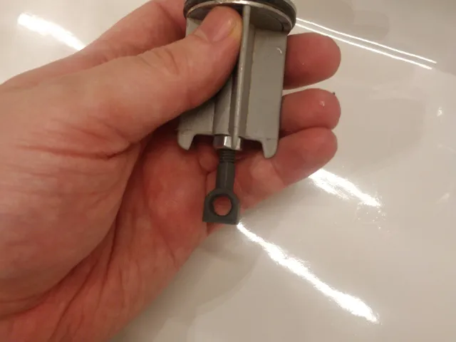 A screw for Hansgrohe Talis S sink closer (FreeCAD)