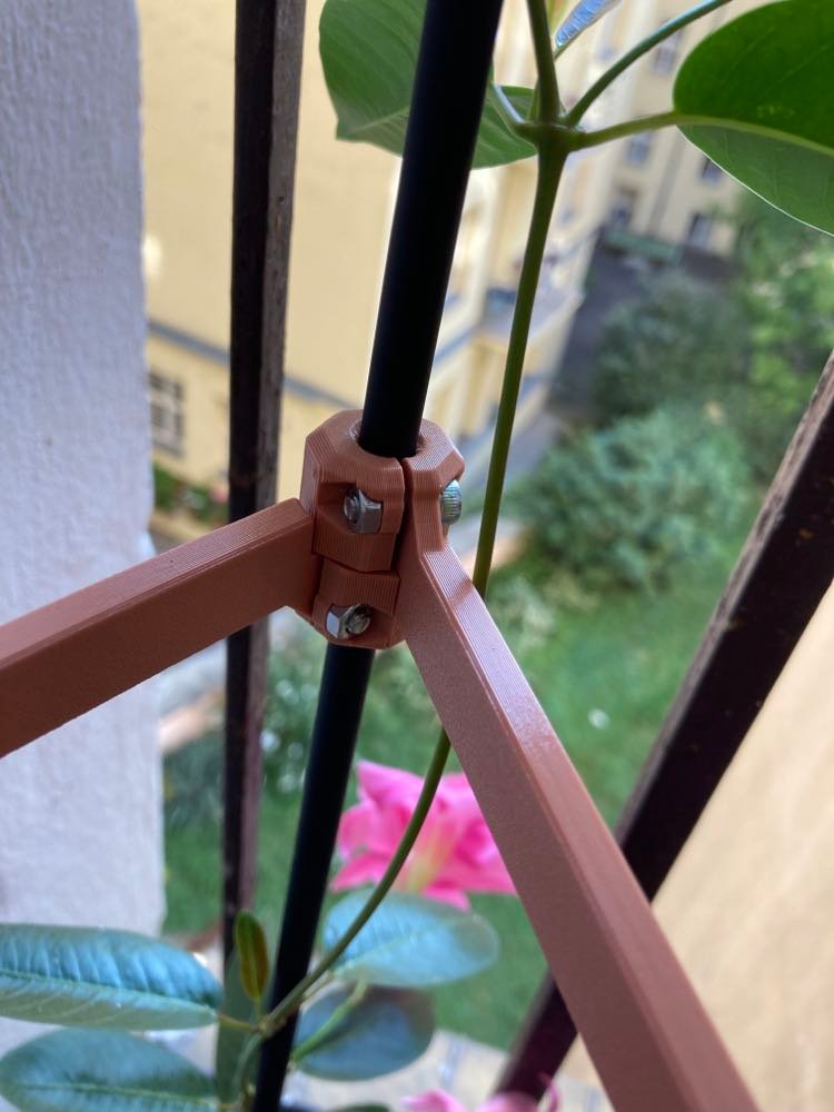 Flower support by Paroxim Download free STL model