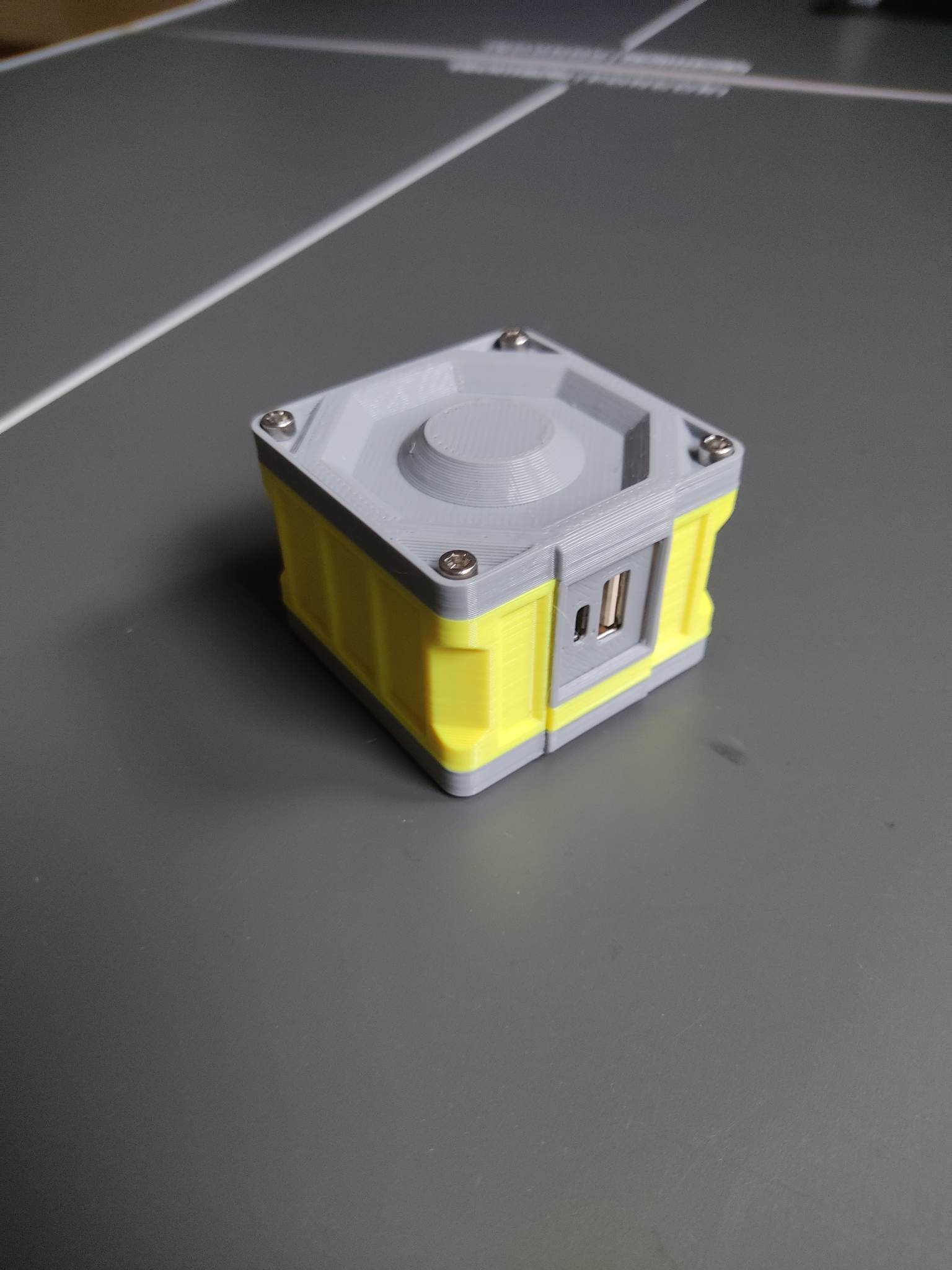 Powerbank Crate -  recycled vape batteries