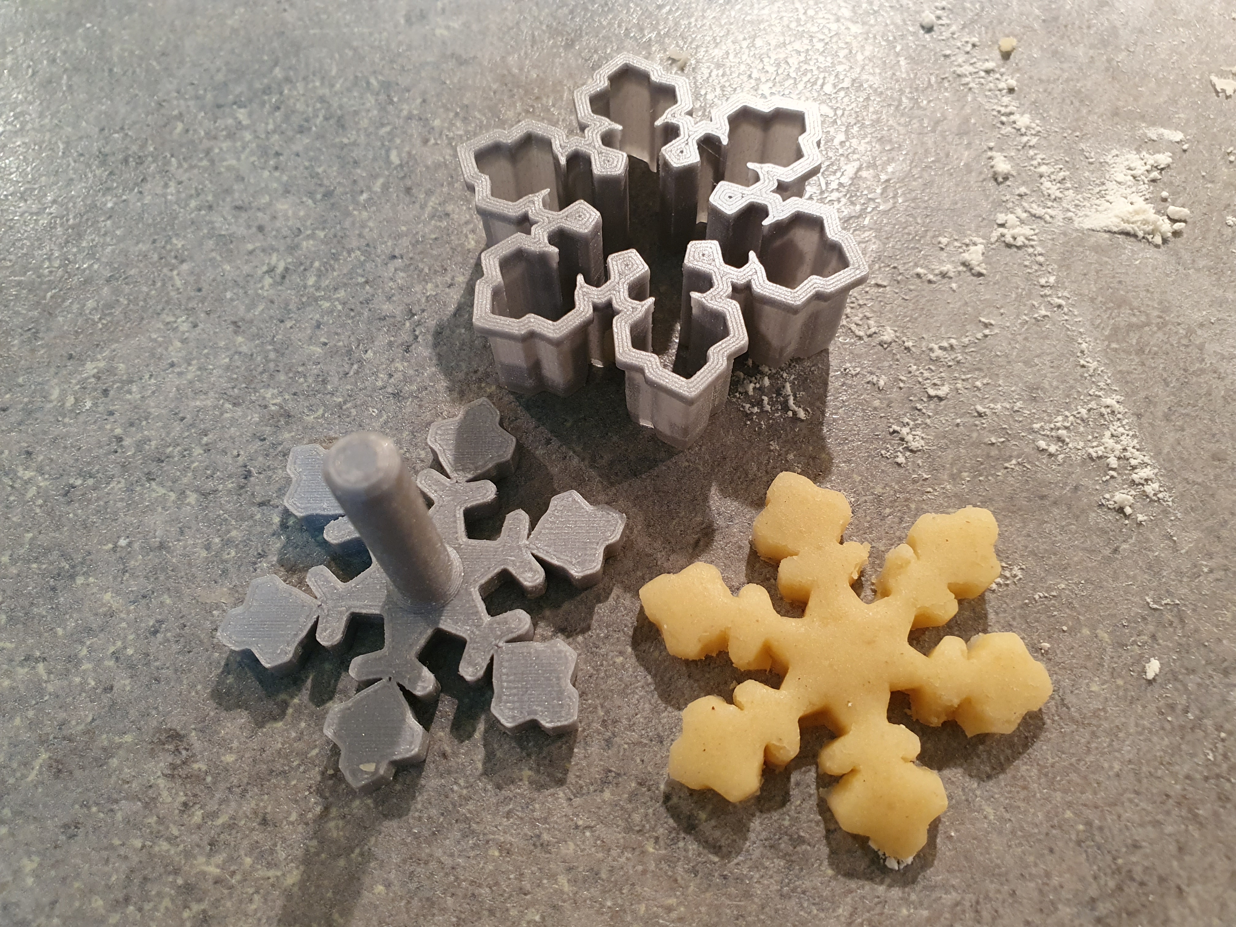 Snowflake cookie cutter + ejector
