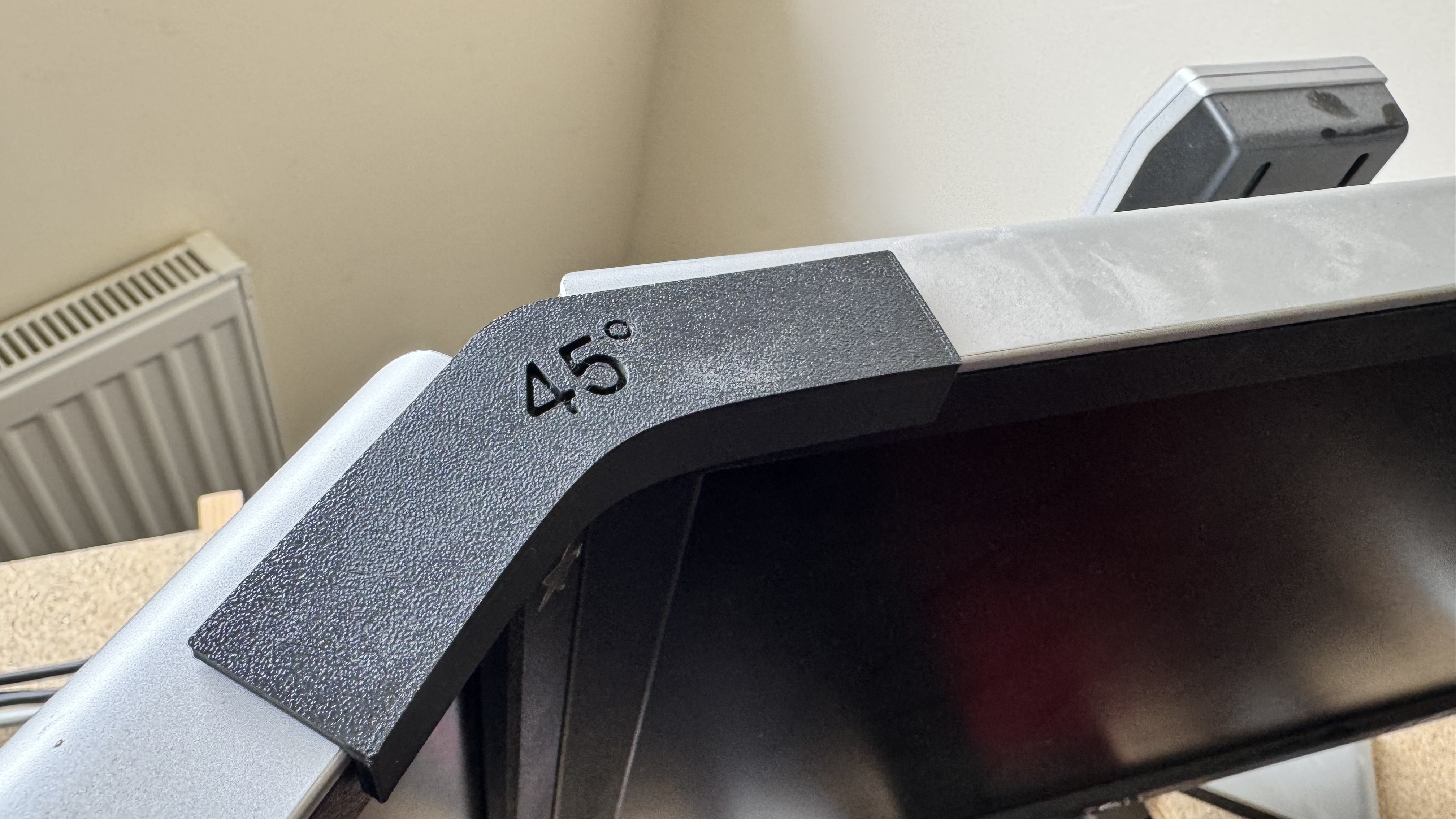 Template to help align monitors at 45/60 degrees to each other.